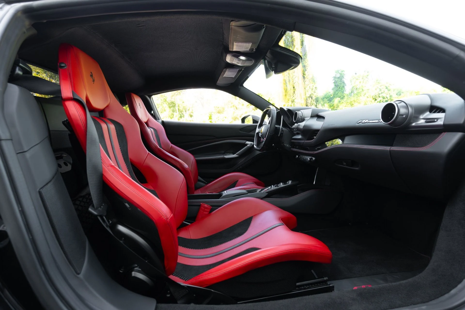 mph048_2683312061_Used_2020_Ferrari_F8_Tributo_1767738008_ee22d37ef3
