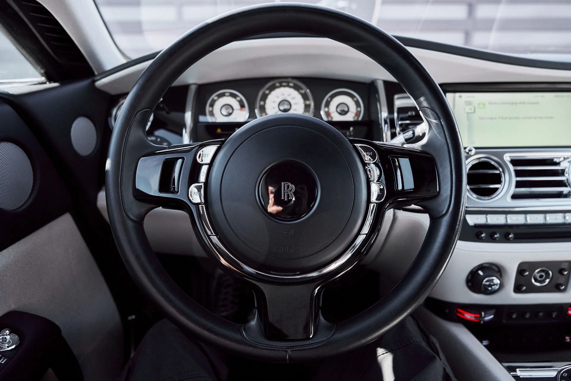 mph048_2701815399_Used_2015_Rolls_Royce_Wraith_1770669874_5fbe33fe59