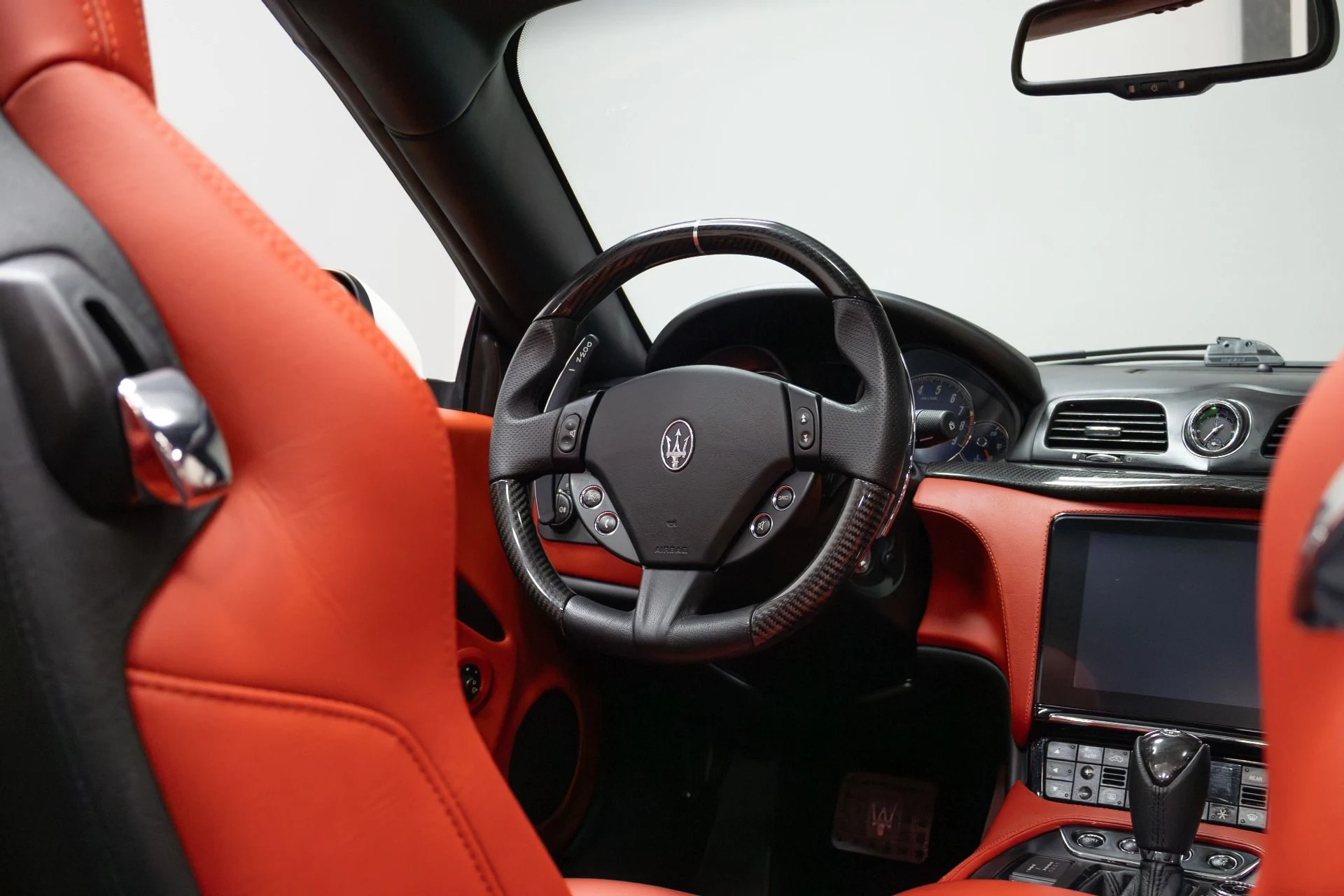 mph048_2707280071_Used_2018_Maserati_Gran_Turismo_1761598740_a0819b5eed