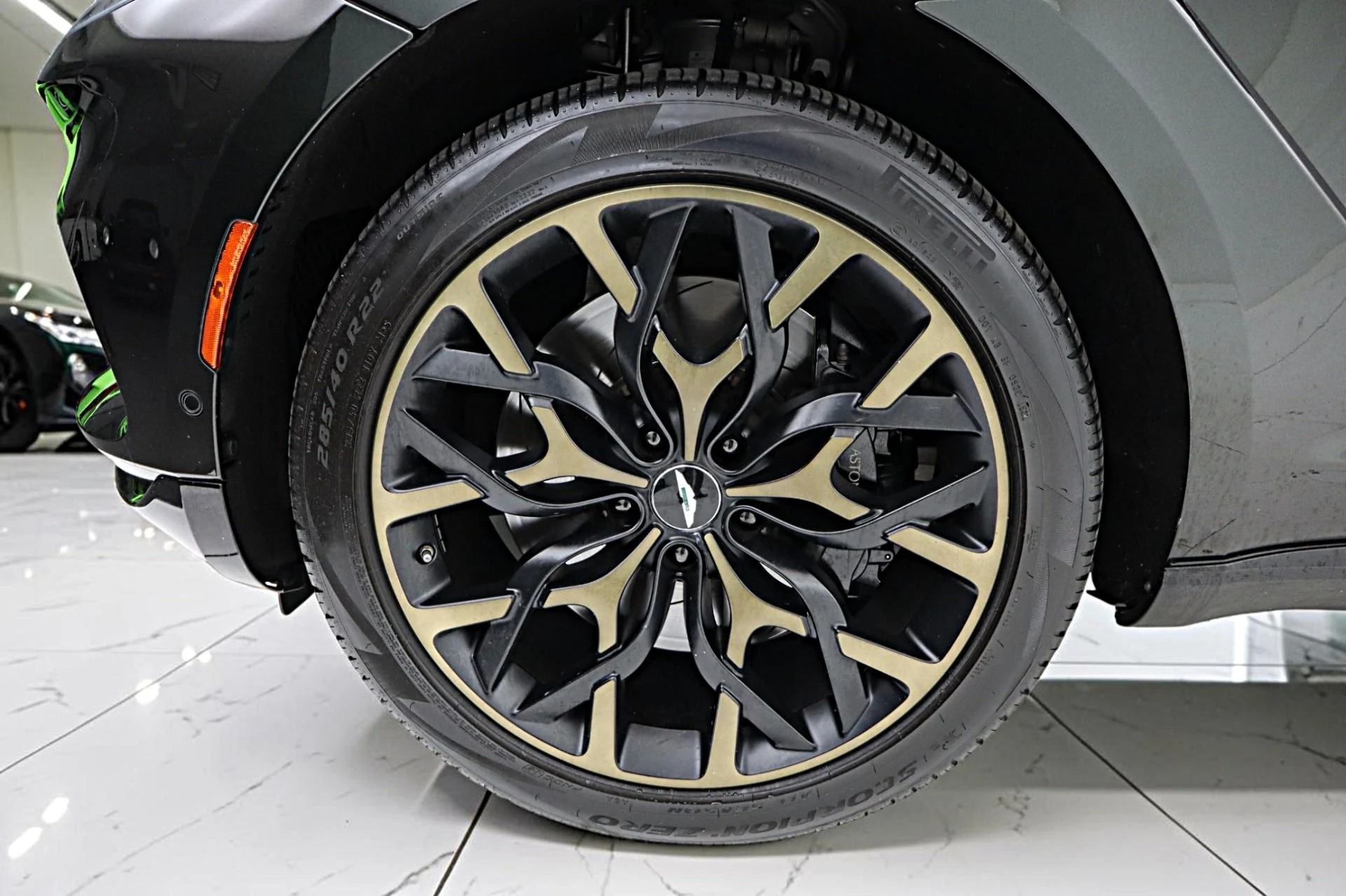 mph048_2740471749_Used_2021_Aston_Martin_DBX_0c19be034c