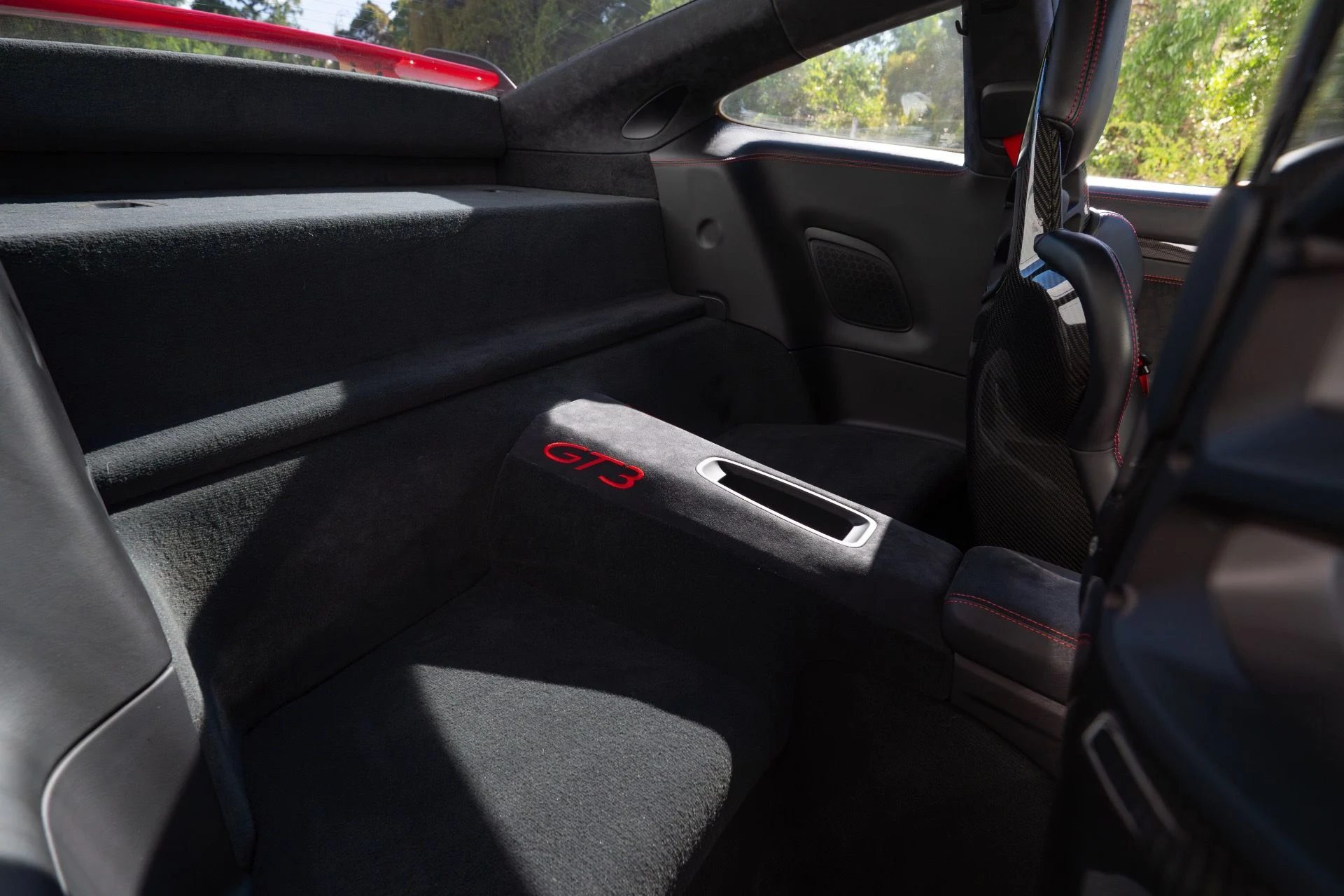 mph048_2742115462_Used_2018_Porsche_911_GT_3_1755032675_98db768fec