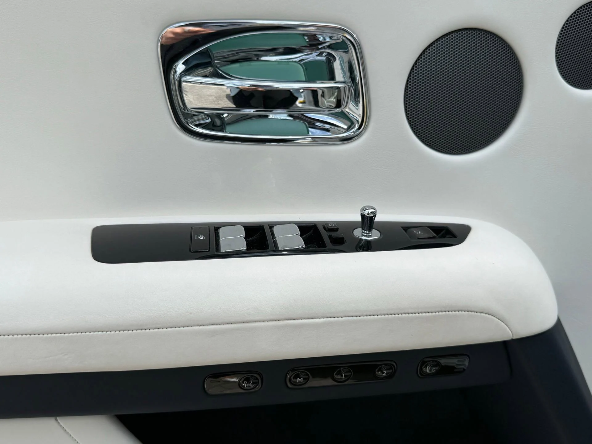 mph048_2753738911_c6ef438e199d413e8dd3a8827f0577ab_1610697eea