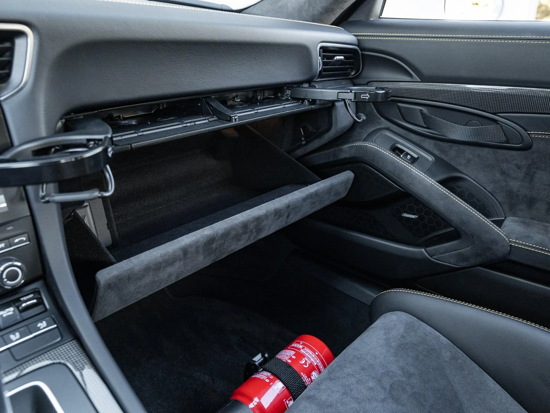 mph048_2757163013_Used_2018_Porsche_911_GT_2_RS_1763589997_2679f1404f