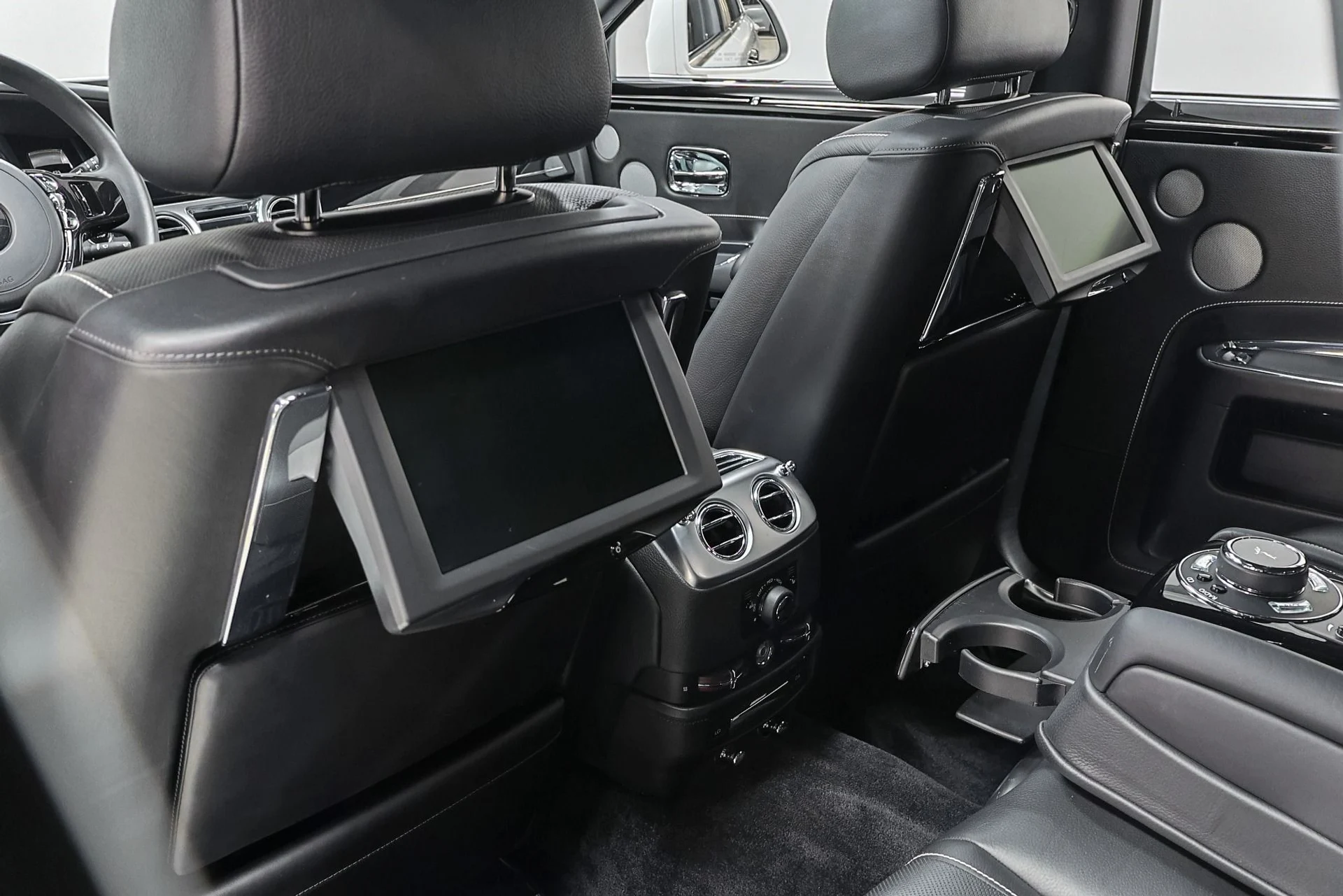 mph048_2758800465_Used_2016_Rolls_Royce_Ghost_Base_1761576592_a1ba75bb2e