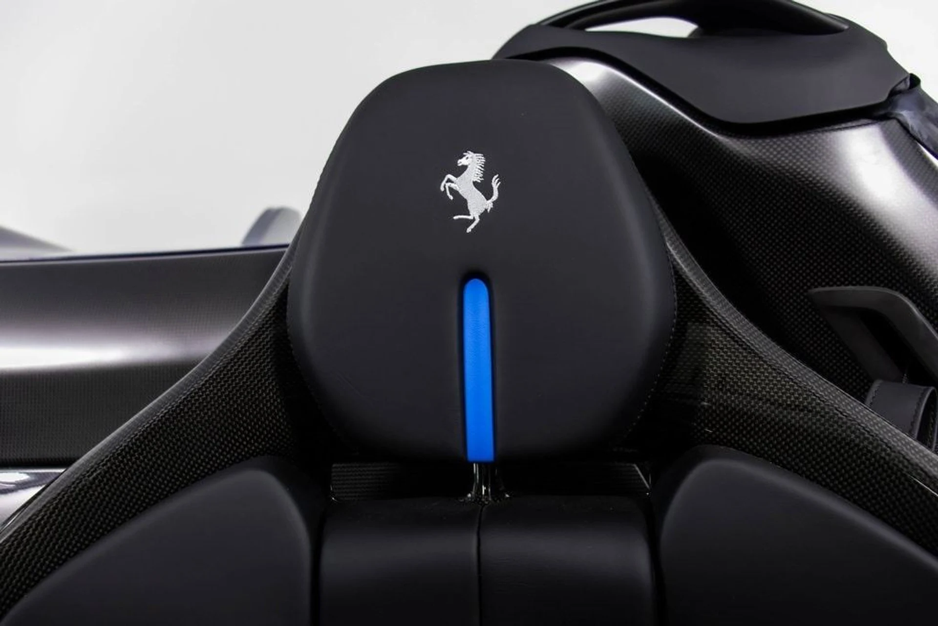 mph048_277685926_80cc3088bdff1b4a840a6b1c31fe1339x_5c0221403f