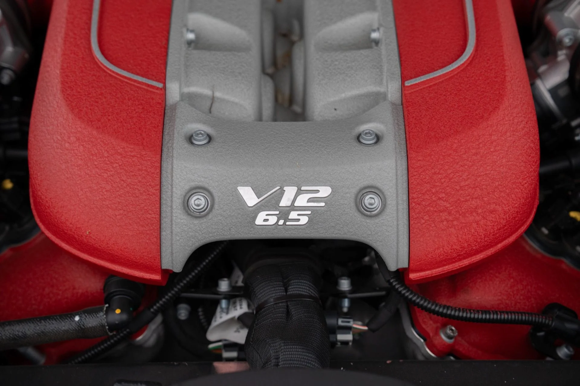 mph048_2780984064_Used_2019_Ferrari_812_Superfast_1774387542_5dc33cffd6