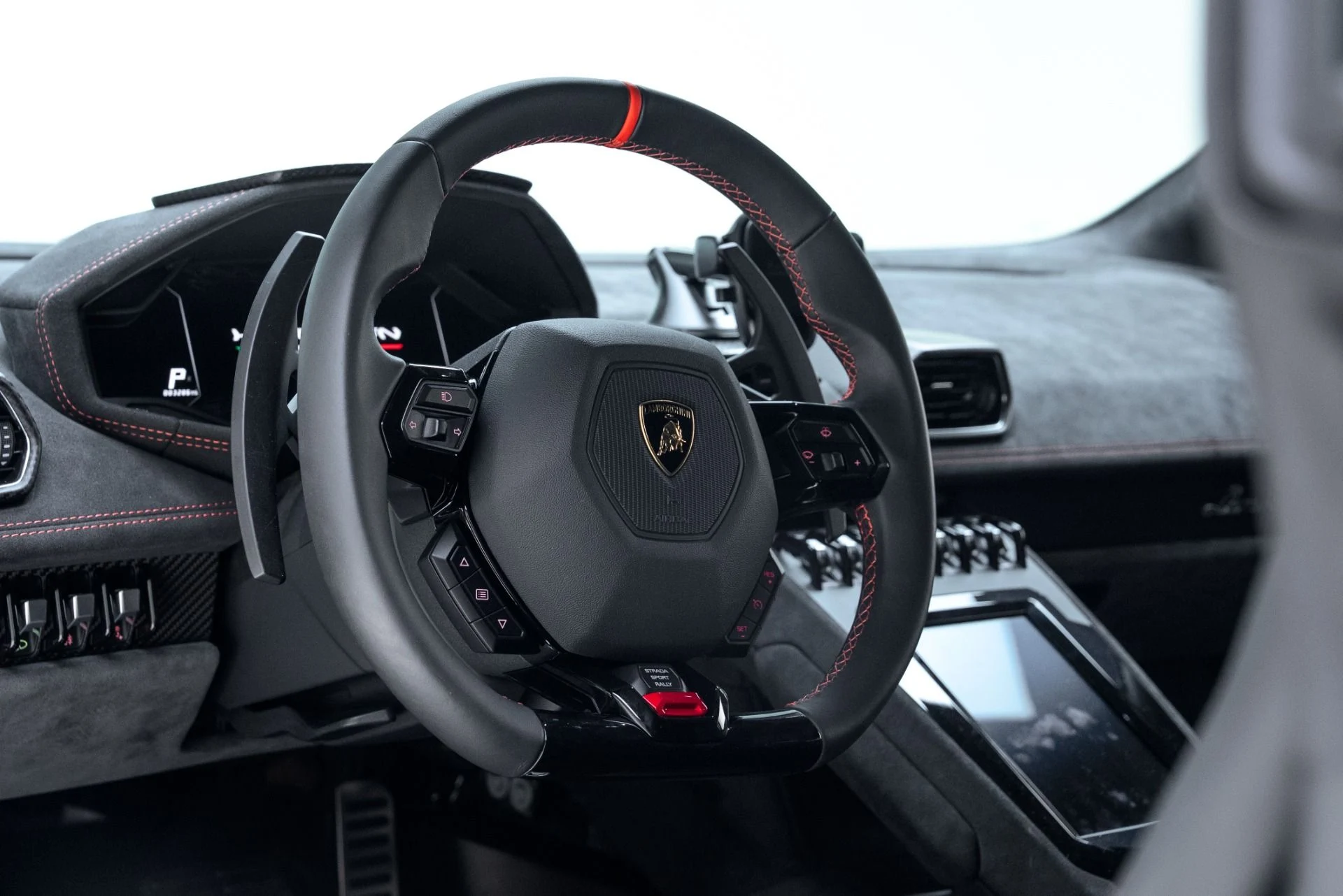 mph048_2802514388_Used_2024_Lamborghini_Huracan_Sterrato_1774458866_6024892e63