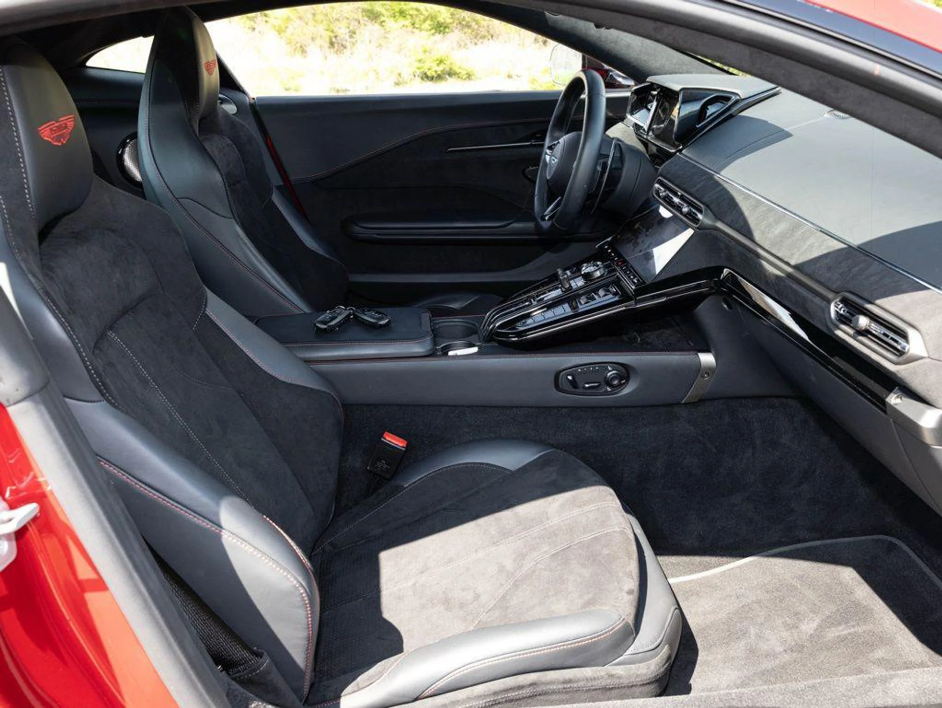 mph048_2818058844_504556717_69c7d5e9be5600699b47200c_d27fd80e5c