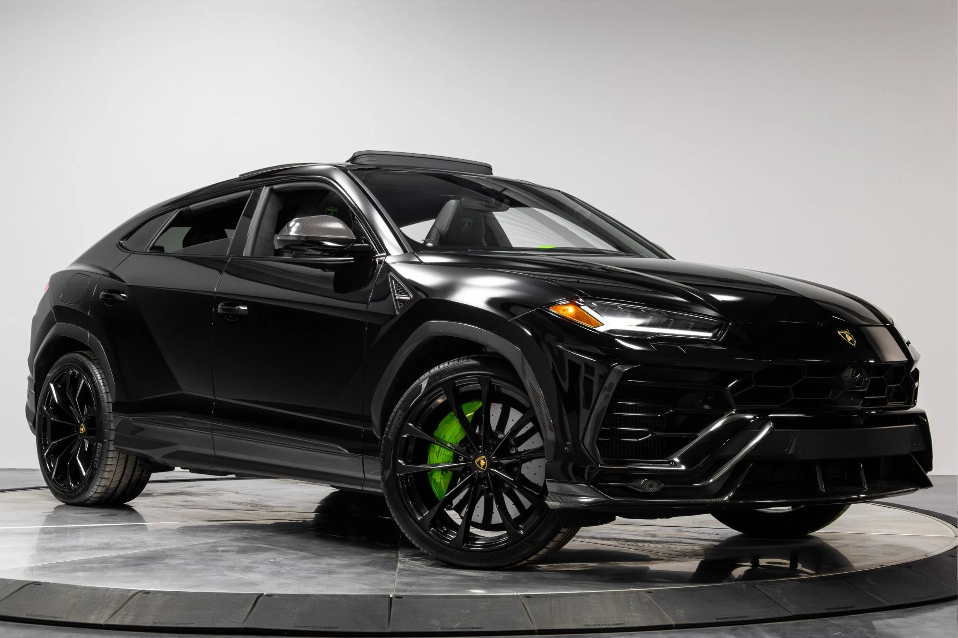 mph048_2820178268_Used_2022_Lamborghini_Urus_1771543126_0be7e2a09c