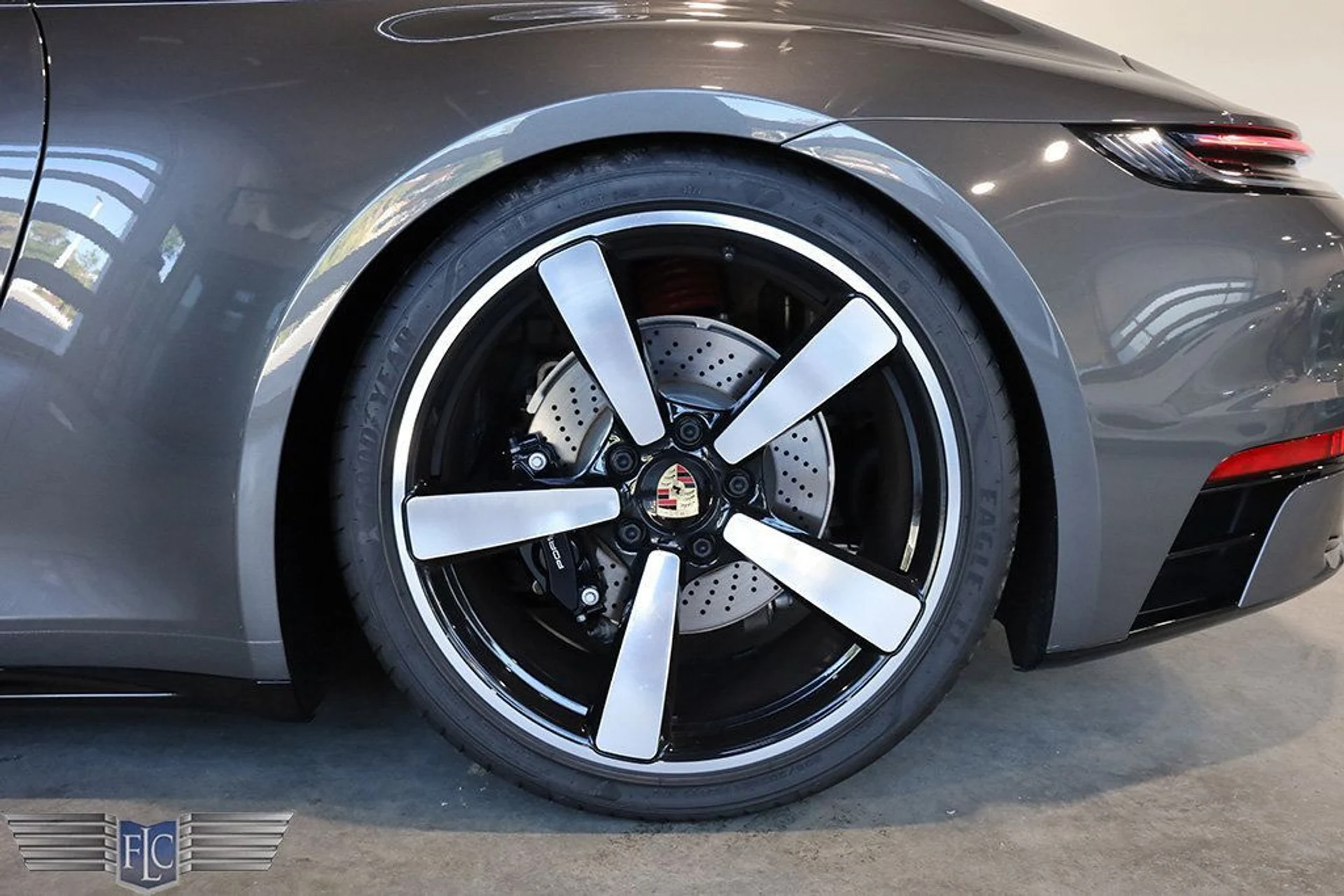 mph048_2830359604_used_2023_porsche_911_carrera4smanualcoupe_9689_22556560_50_1024_19cd9cafad