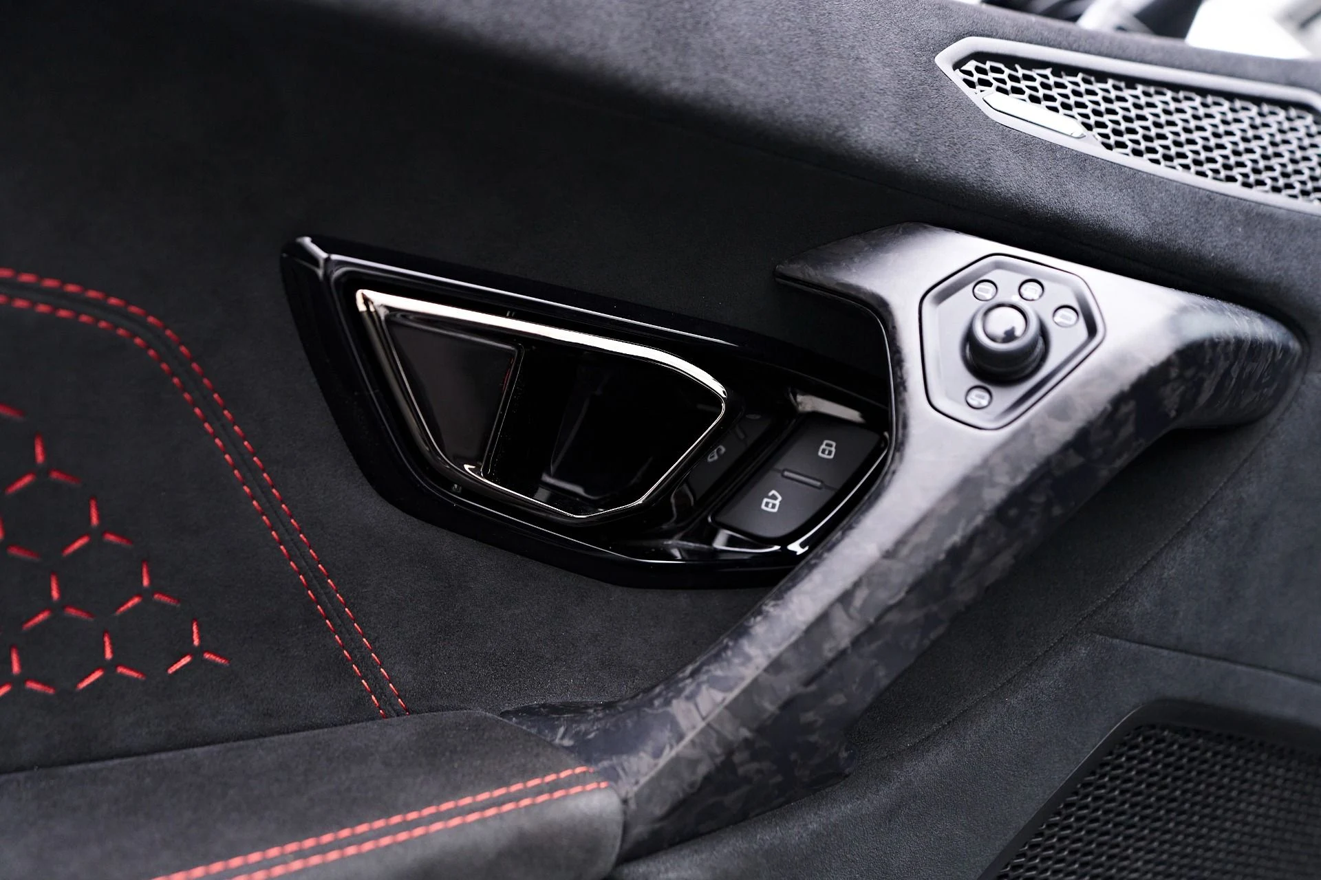 mph048_2857215159_Used_2018_Lamborghini_Huracan_Performante_1754074926_f9b2502ed6