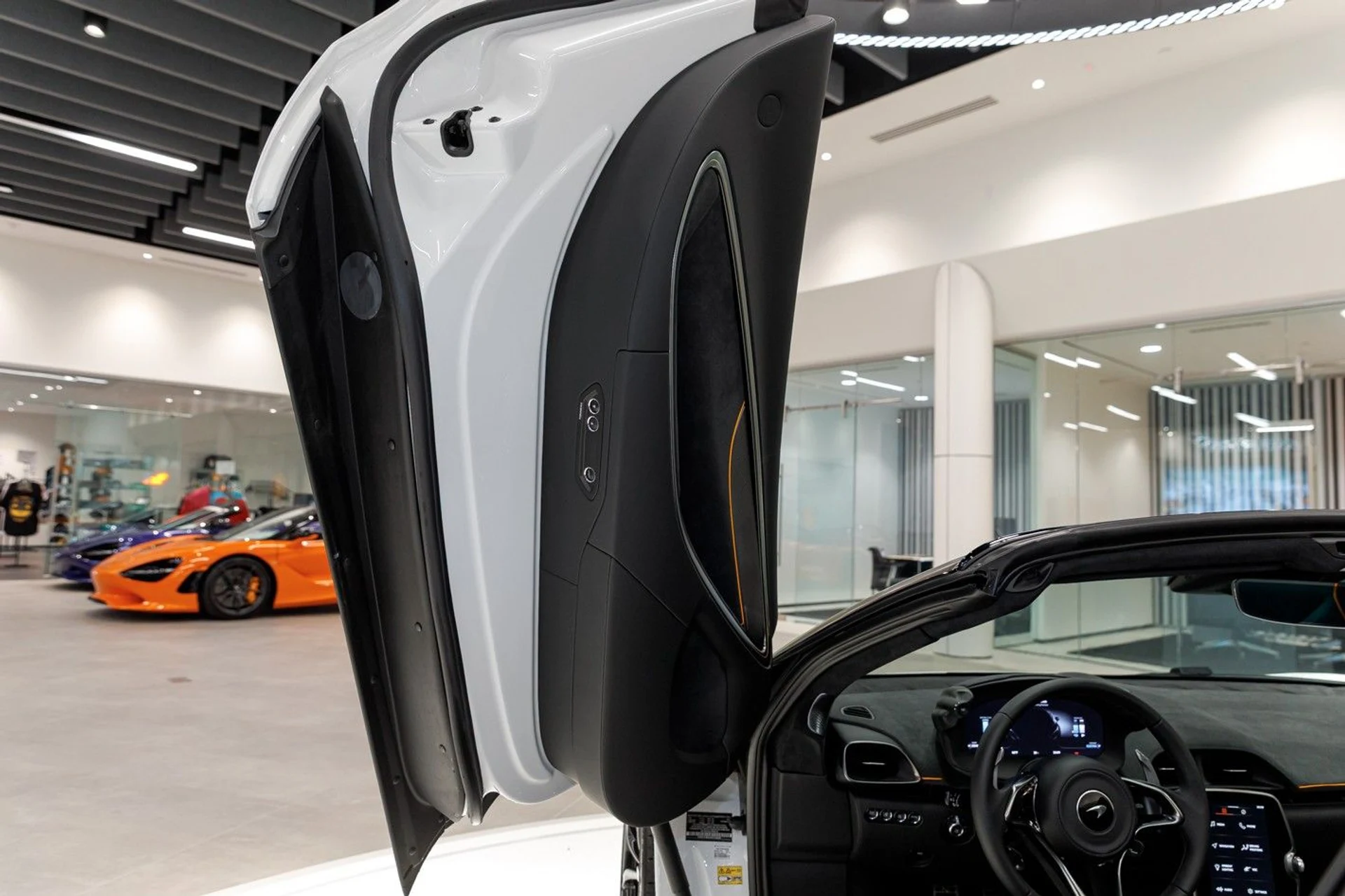 mph048_286777728_690_p49_l_2c96b5cff4
