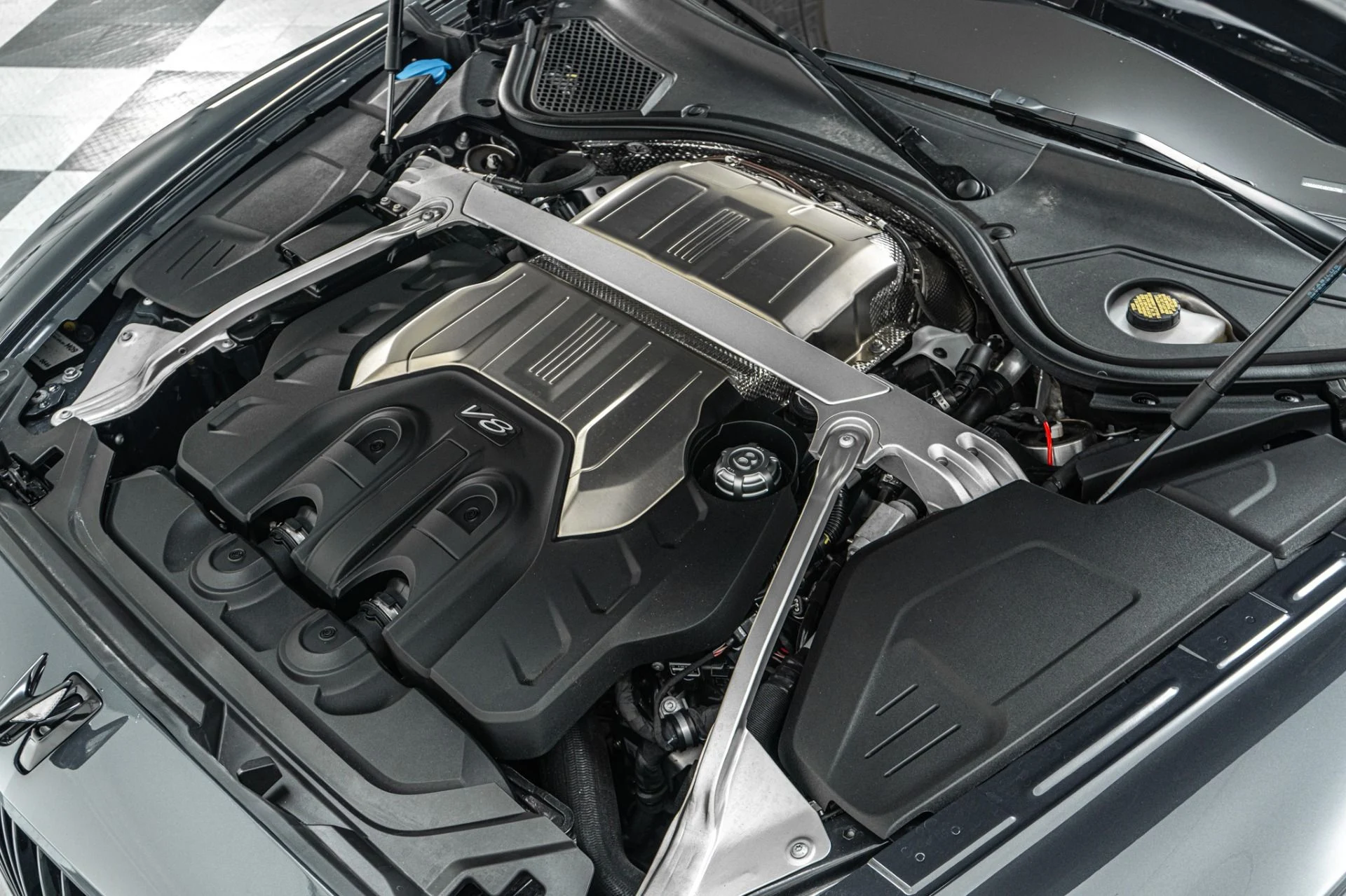 mph048_2877761673_Used_2024_Bentley_Flying_Spur_Edition_8_243_K_MSRP_Rotating_Display_Panoramic_Roof_1782501825_1c94eddc73