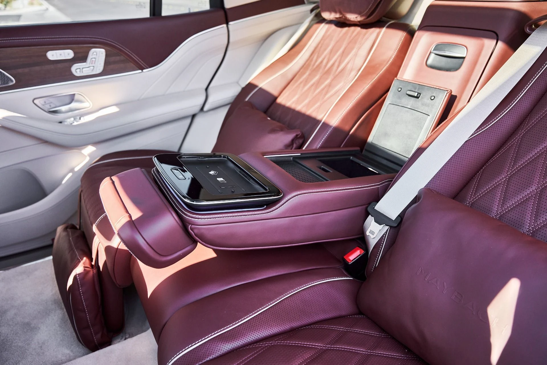 mph048_2887705229_Used_2024_Mercedes_Benz_GLS_Maybach_GLS_600_1776125681_7f5c43b63b