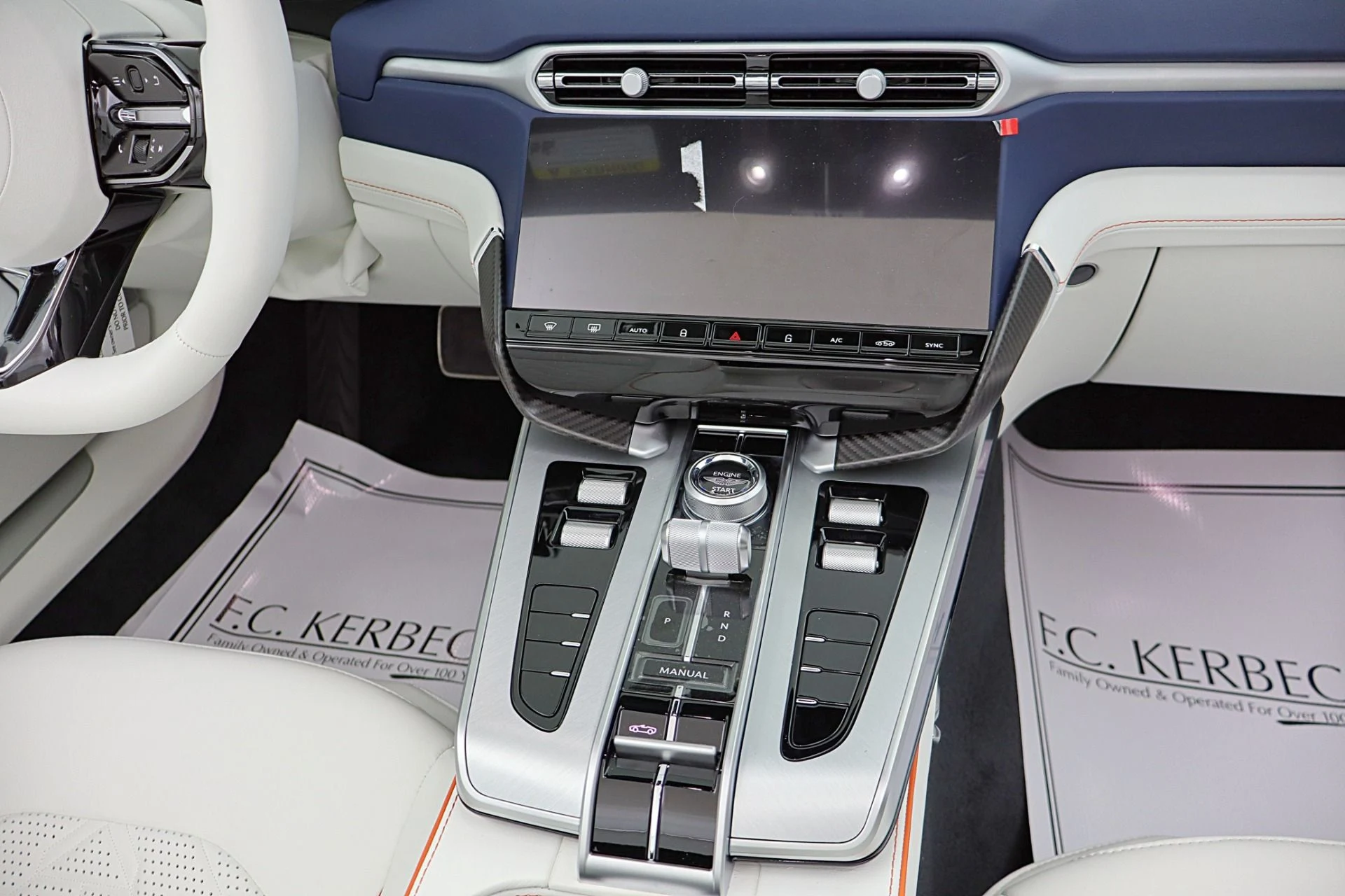 mph048_2888354872_New_2026_Aston_Martin_Vanquish_Volante_a72421a472