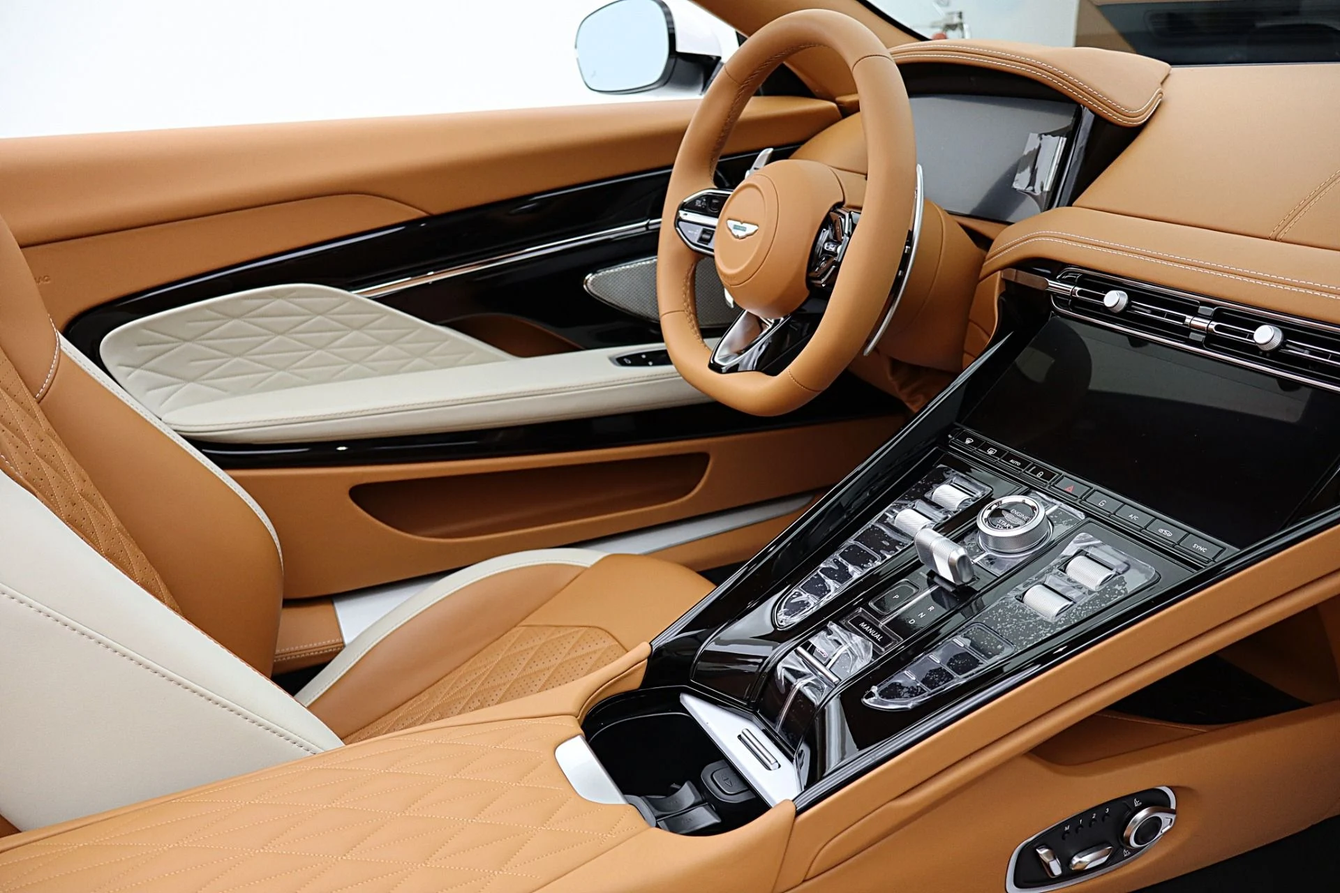 mph048_2911873636_New_2026_Aston_Martin_DB_12_Volante_90b13790d2