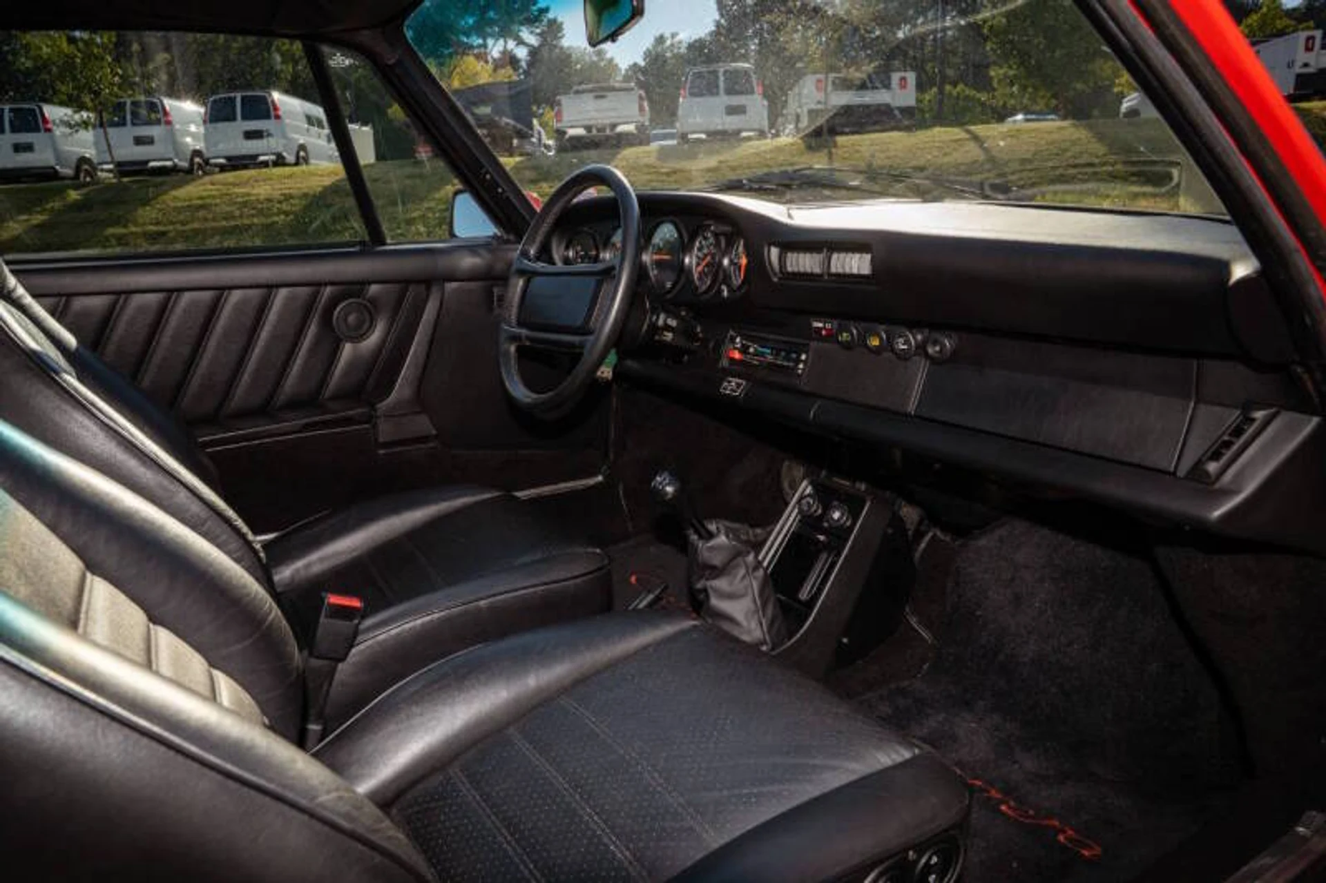 mph048_2927649402_1985_porsche_911_carrera_2dr_coupe_8634b826ff