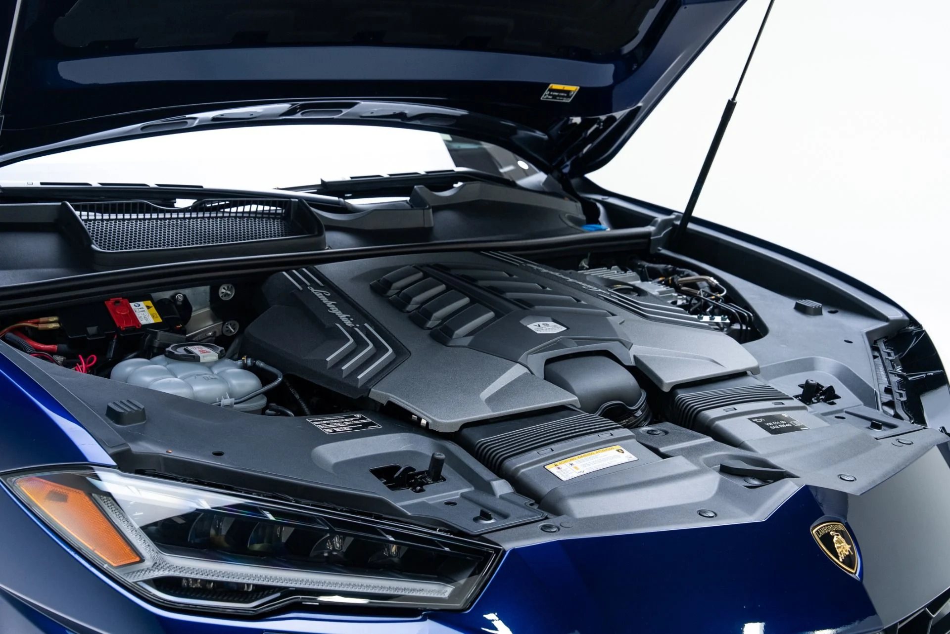 mph048_2927771522_Used_2022_Lamborghini_Urus_1775598103_885003ab76