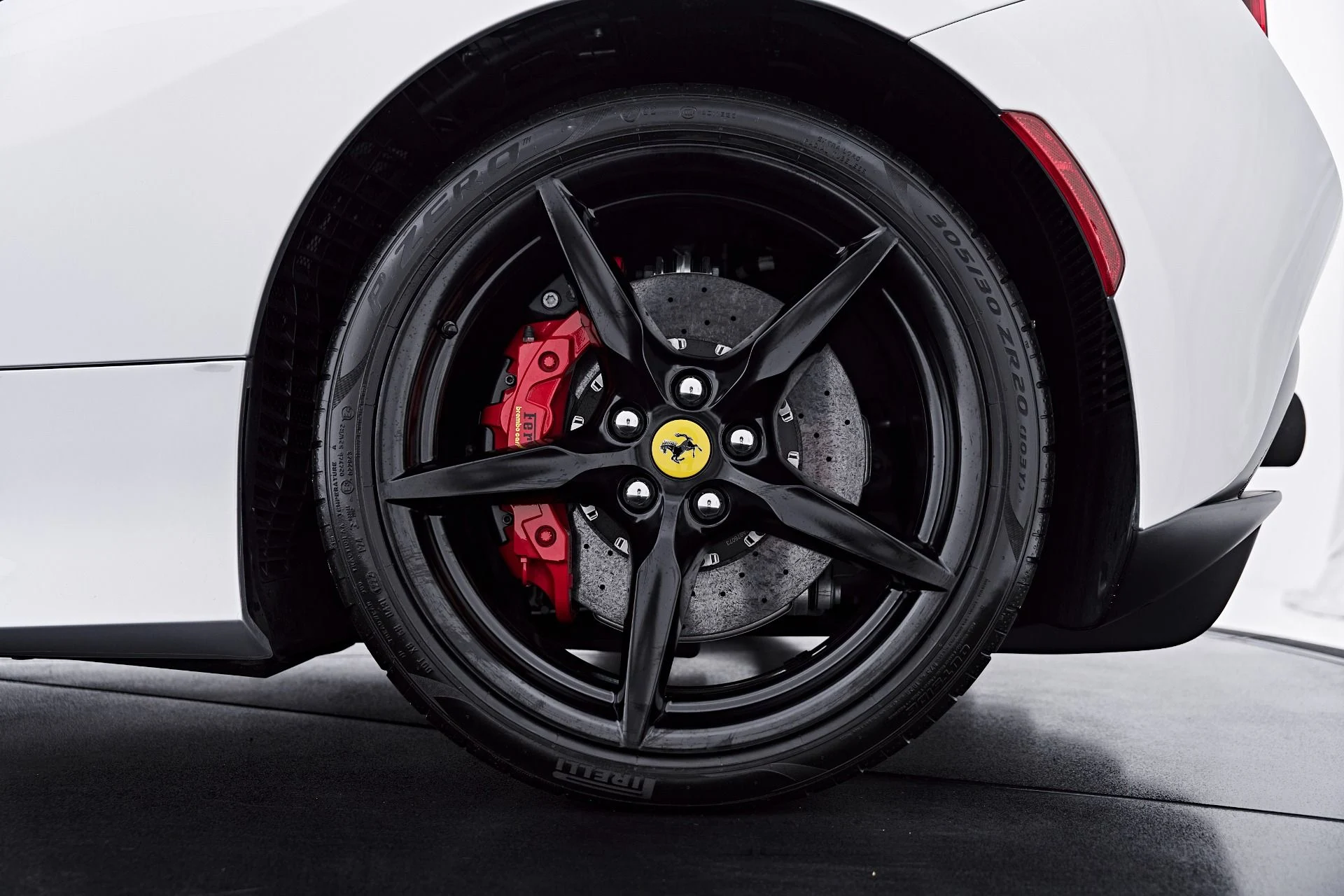 mph048_2937669105_Used_2022_Ferrari_F8_Spider_Base_1785538834_ac01103abd