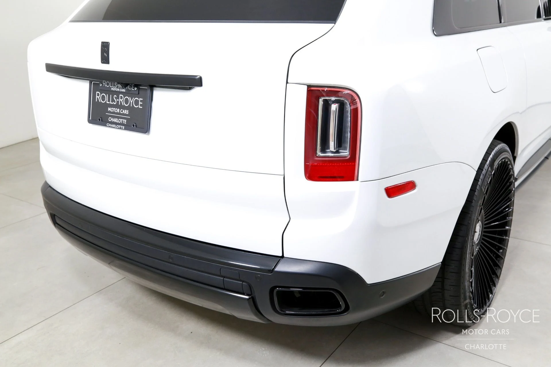 mph048_2977162499_Used_2019_Rolls_Royce_Cullinan_1753469692_e0d61209c4