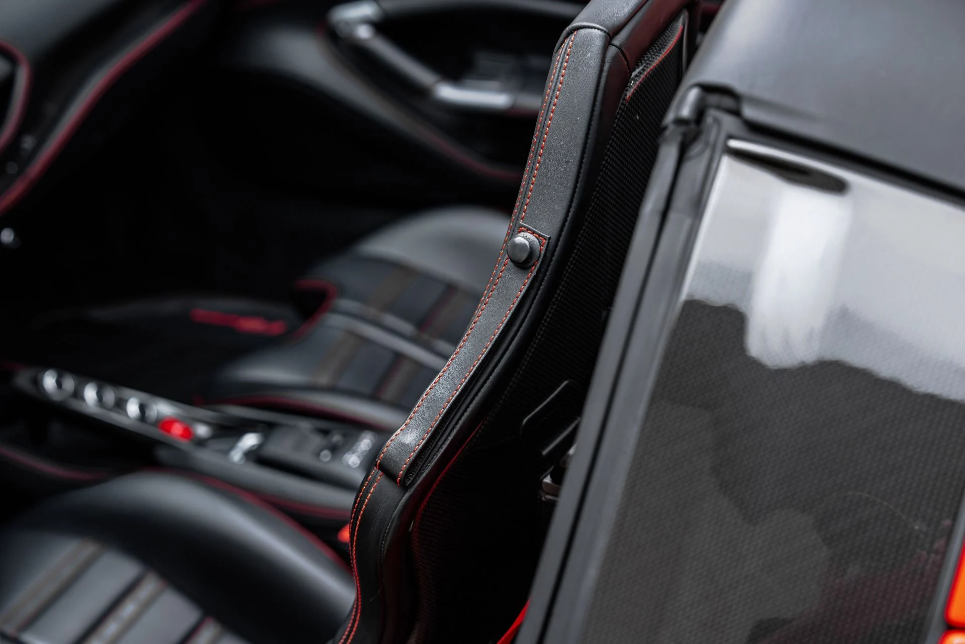 mph048_2991090006_Used_2022_Ferrari_F8_Spider_1785267083_02145466a4