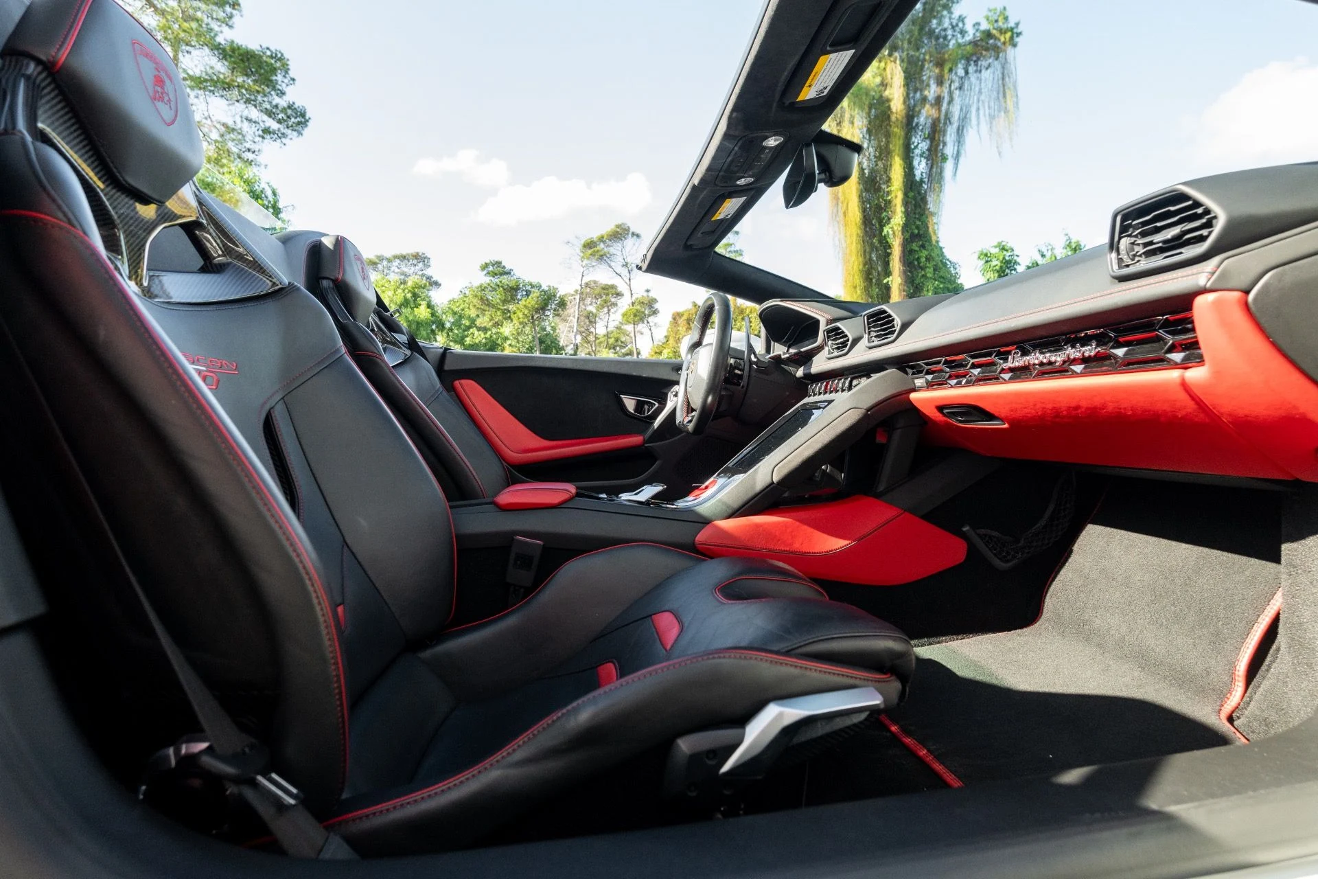 mph048_300154841_Used_2021_Lamborghini_Huracan_EVO_Spyder_1766012865_4d6d85f1fb