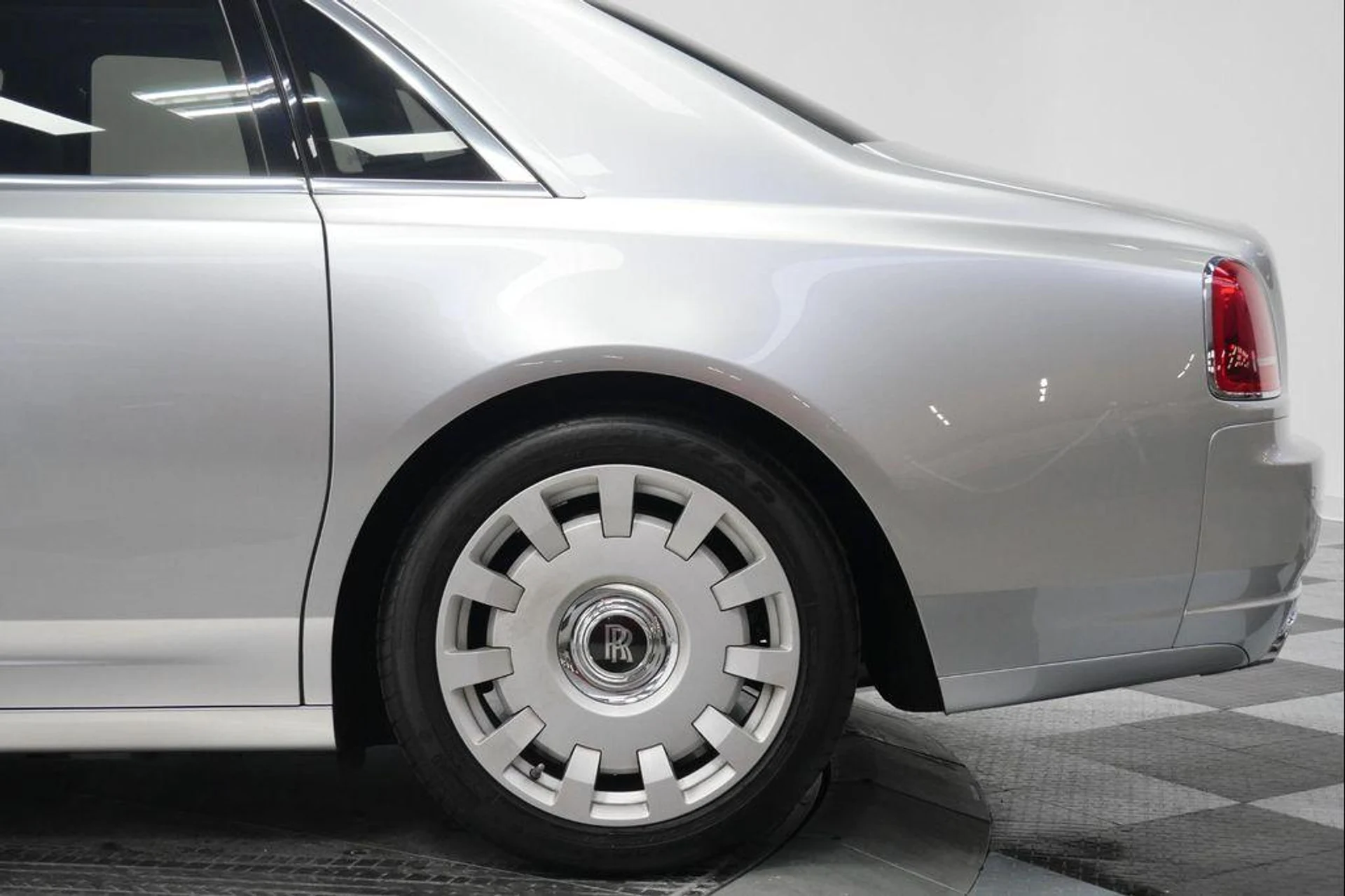 mph048_3003048445_v_UE_7_J_A_Jlx_ZV_Ea4x_Mord8u1_o_Po_51528a2968