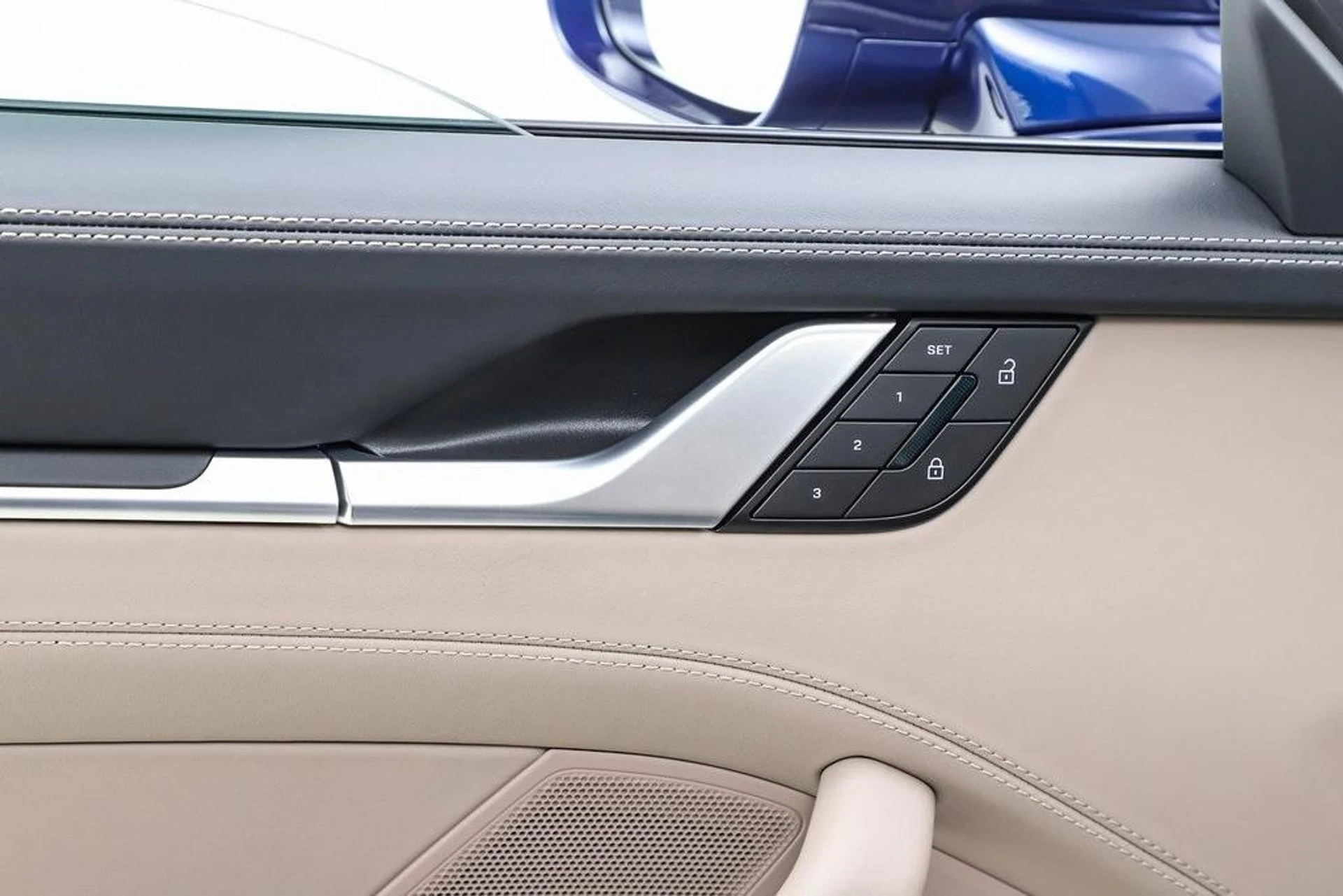 mph048_3019505544_vx_76_Pzz_GOL_Snj2k_AZSD_3_Bc_Bnjw_2ea7e0138d