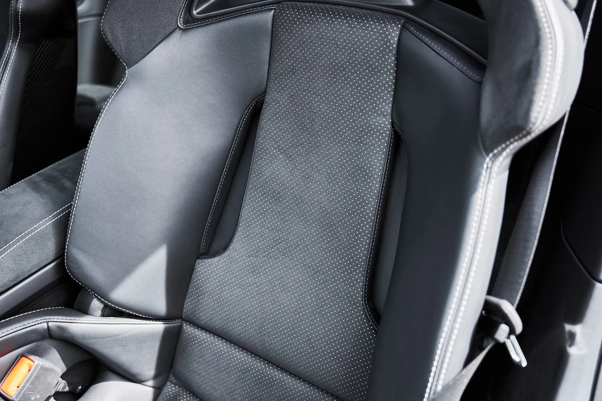 mph048_3040001978_Used_2025_Porsche_911_GT_3_1775332924_15d03e644e