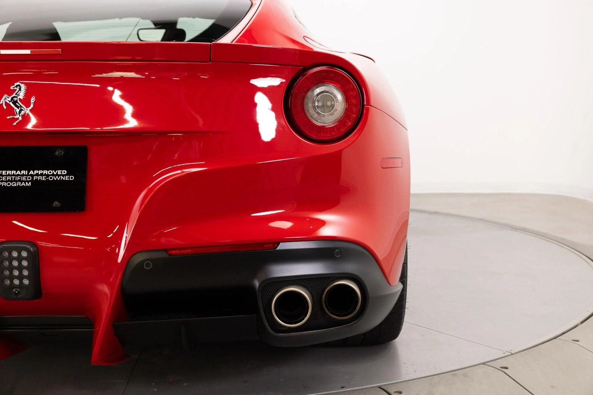mph048_3046521736_Used_2017_Ferrari_F12berlinetta_1787147115_560b9fca18