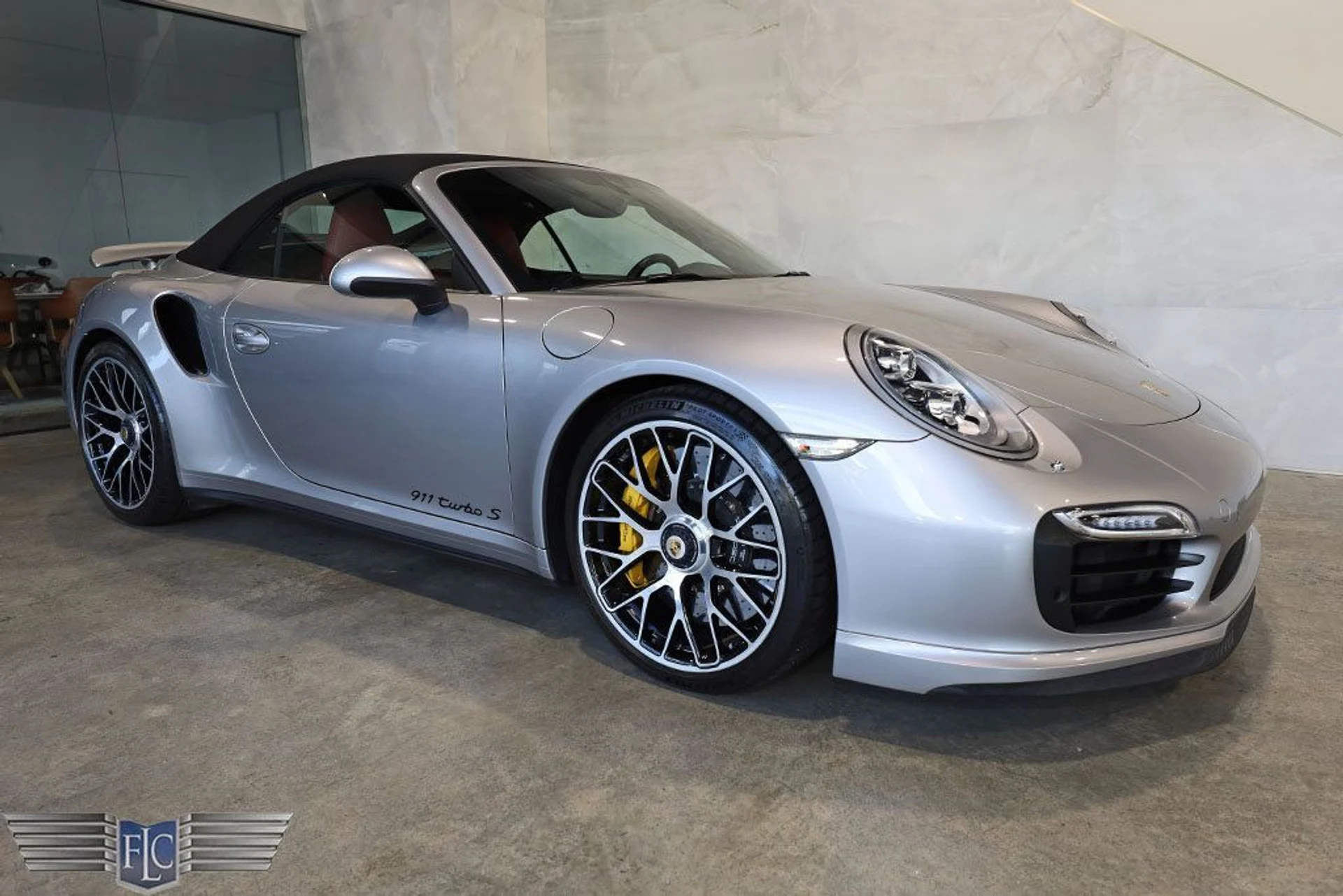 mph048_3050616789_used_2014_porsche_911_turbocabriolet_9689_22886118_49_1024_1001aefa38