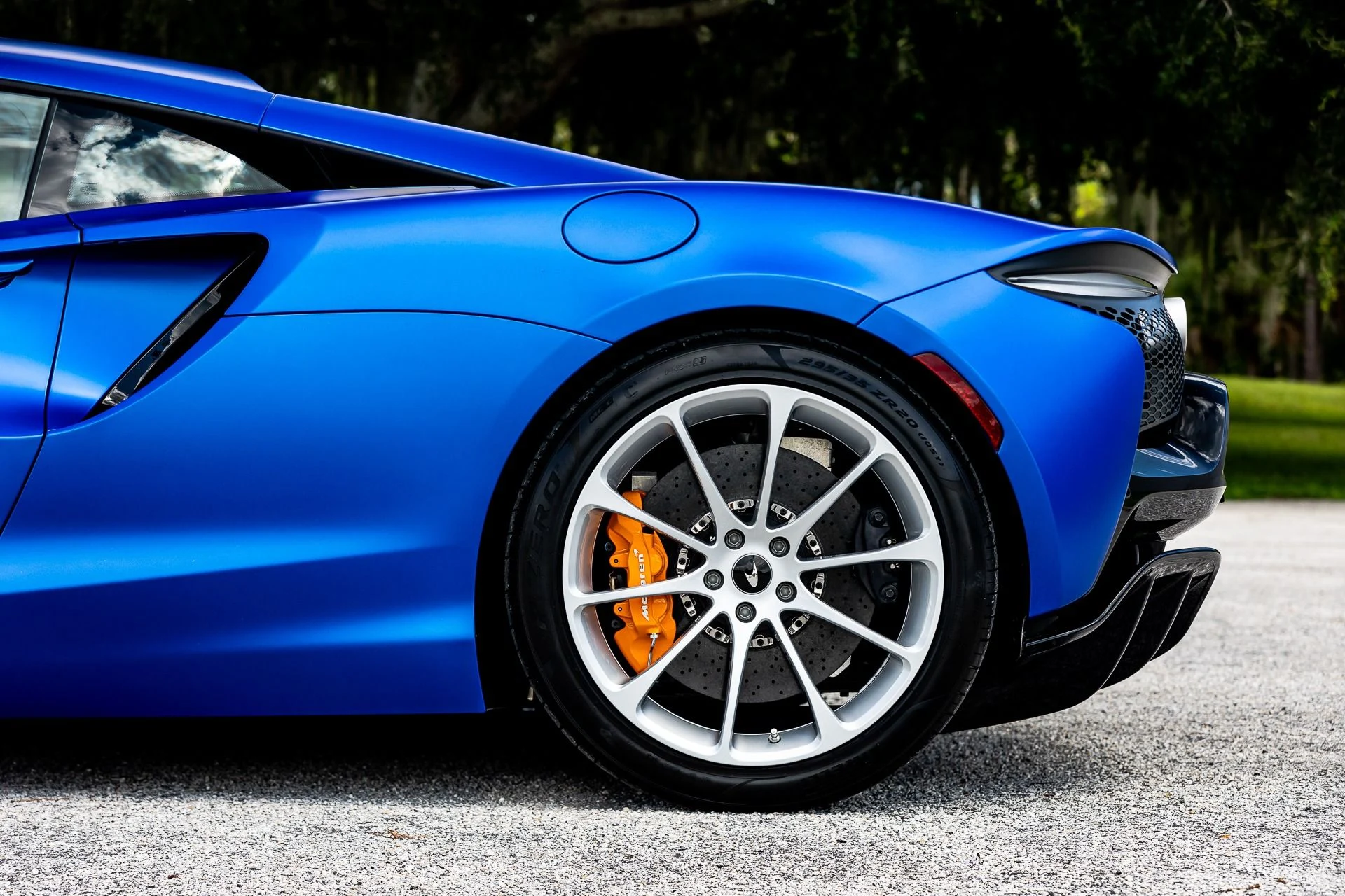 mph048_3055462936_324_p49_l_5ccb01aef2