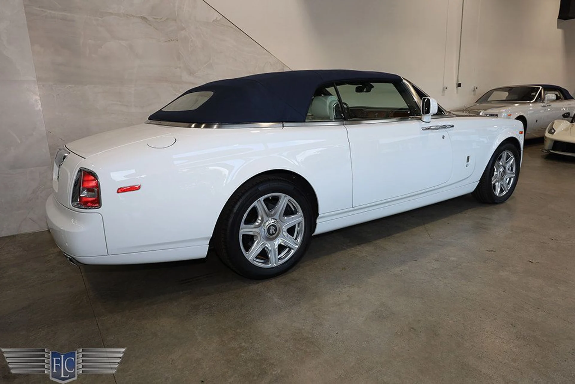 mph048_3066953569_used_2014_rolls_royce_phantom_drophead_coupe_9689_22941725_49_1024_7dc9523d61