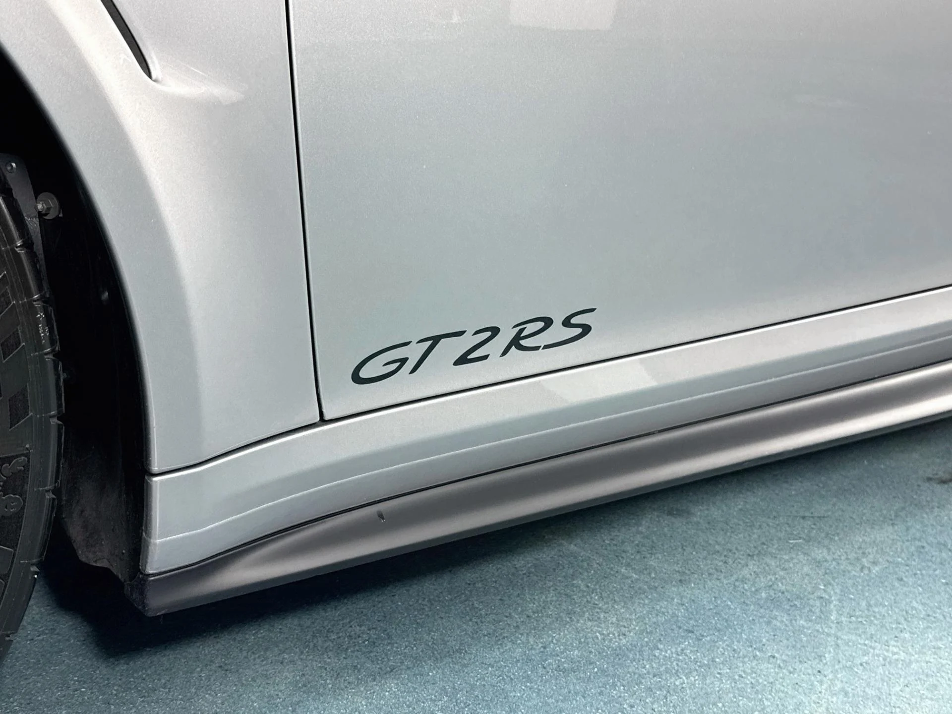 mph048_3081739843_Used_2018_Porsche_911_GT_2_RS_1785871795_085589482f