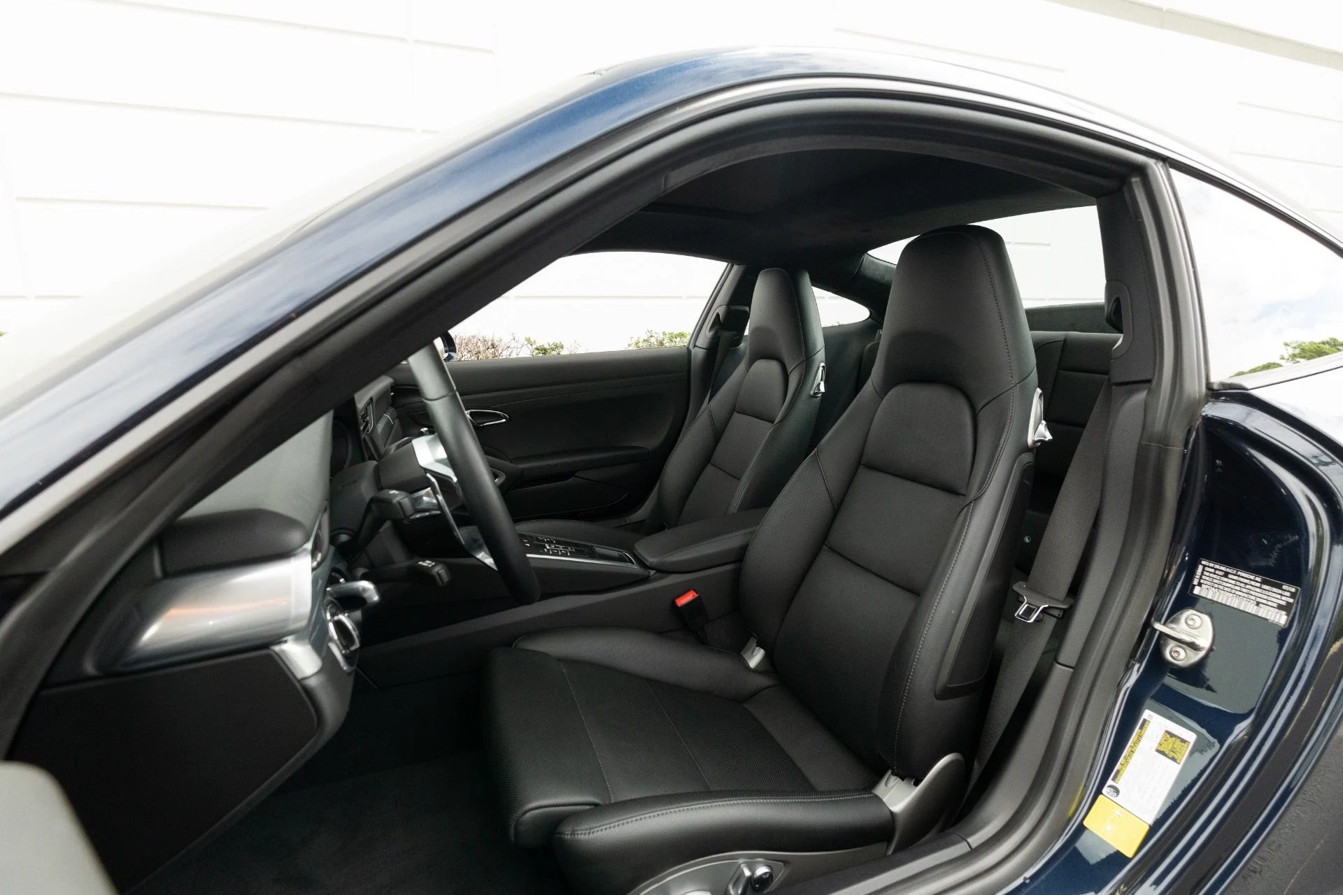 mph048_3093408759_Used_2019_Porsche_911_Carrera_1759430060_7674767d1a