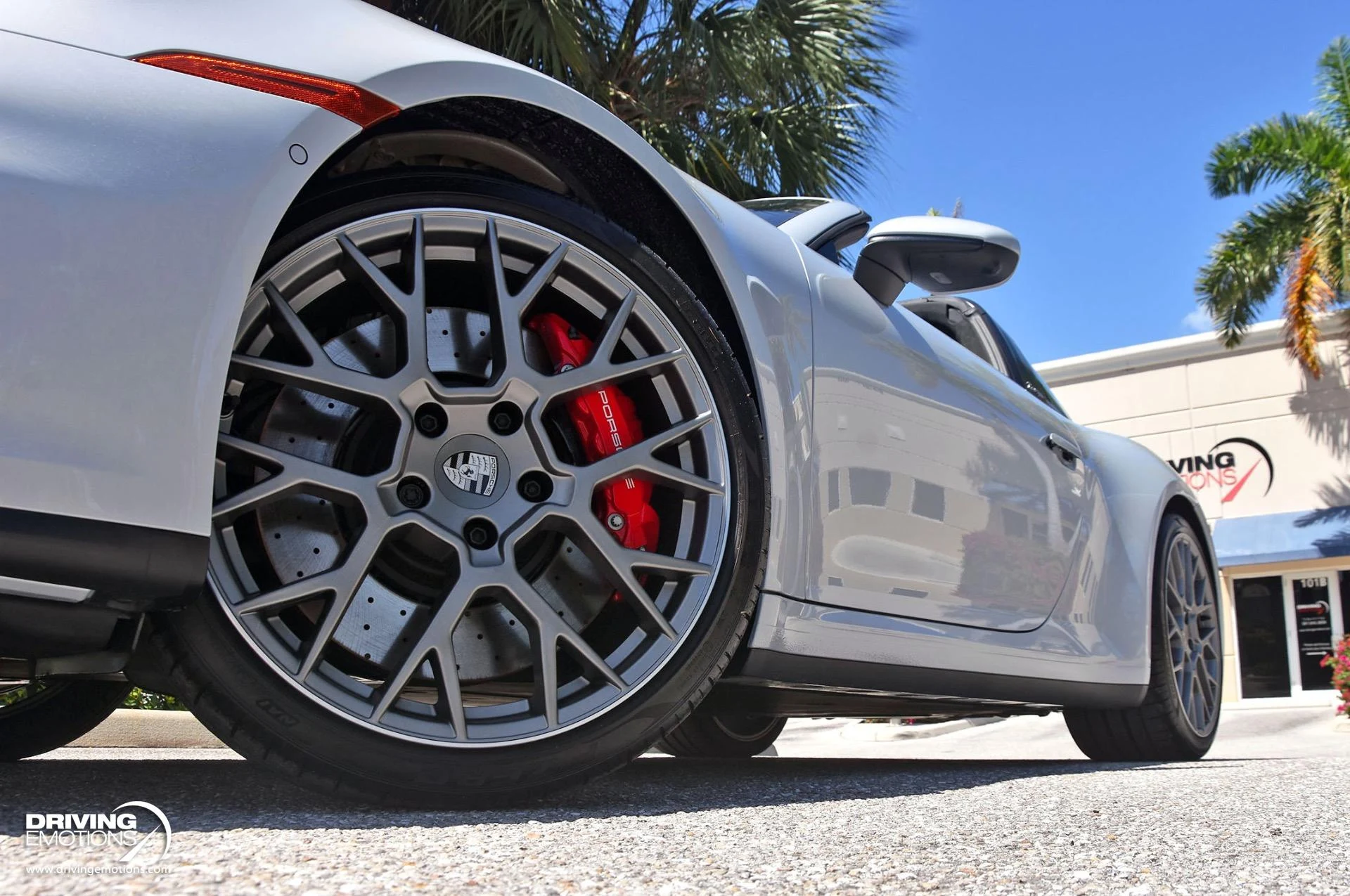 mph048_3101192423_898_p49_l_4ae4c9715f