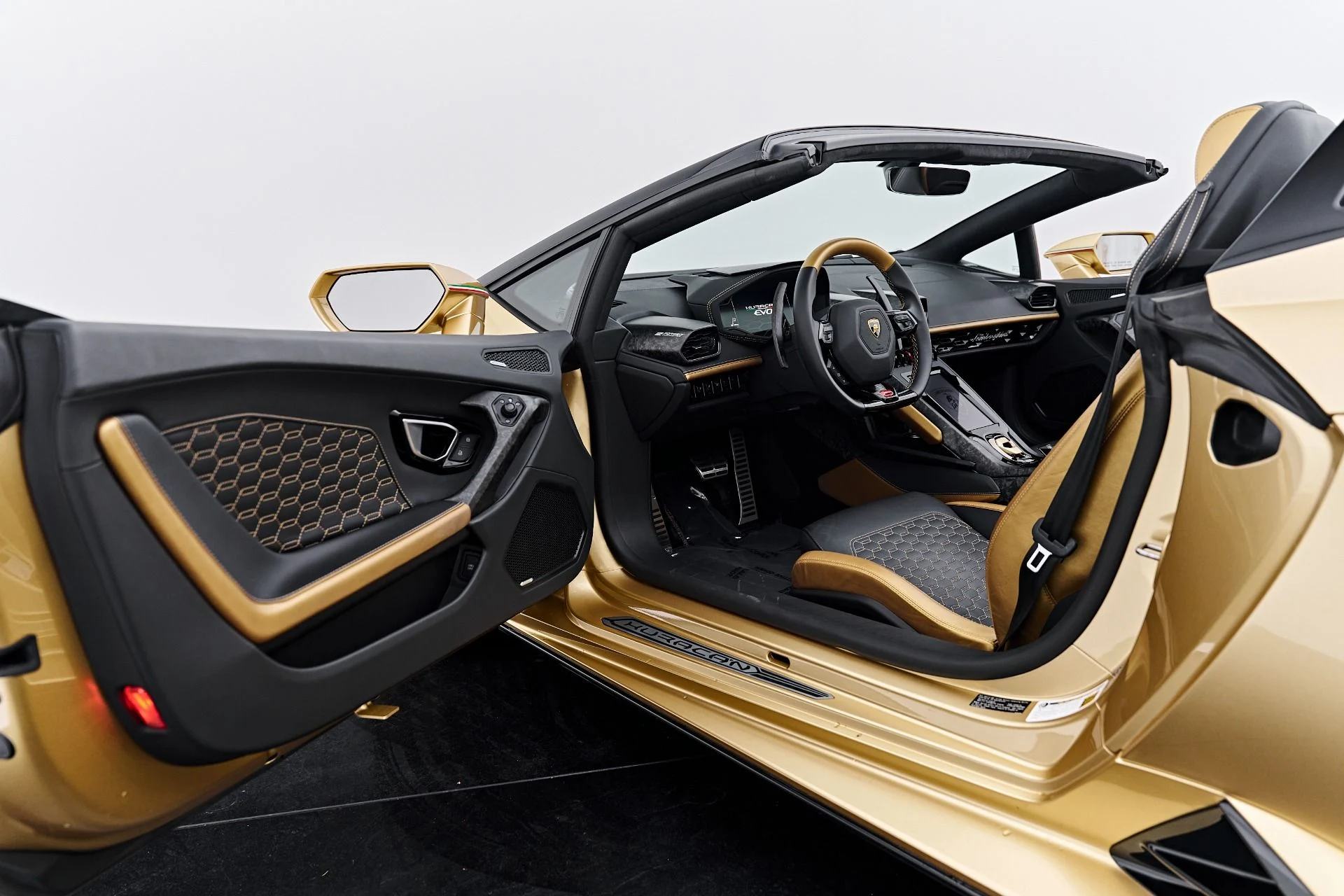 mph048_3106530254_Used_2022_Lamborghini_Huracan_EVO_Base_1791315931_dbadcf8f24