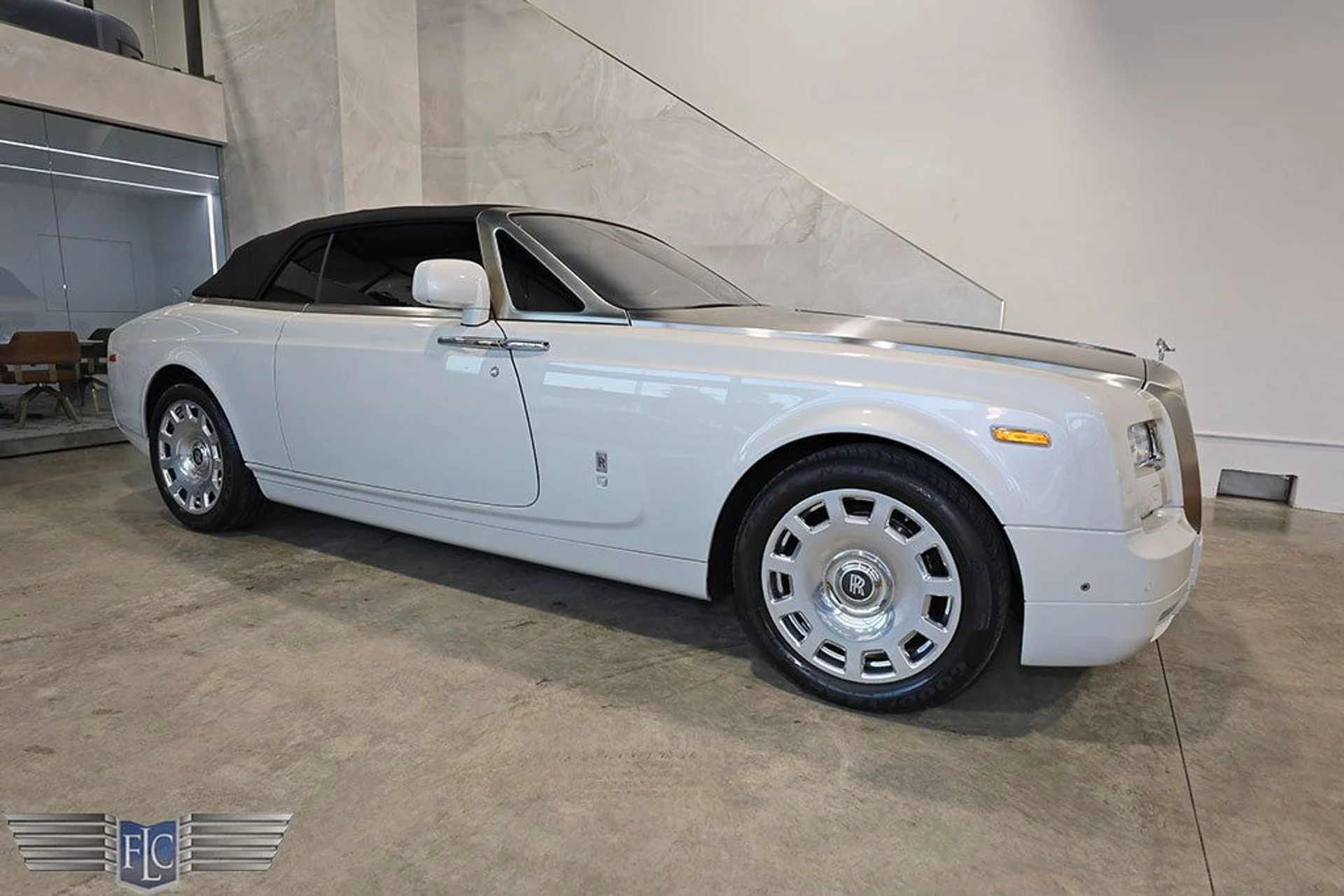 mph048_315949763_used_2013_rolls_royce_phantom_drophead_coupe_9689_22223521_49_1024_f1022914f8