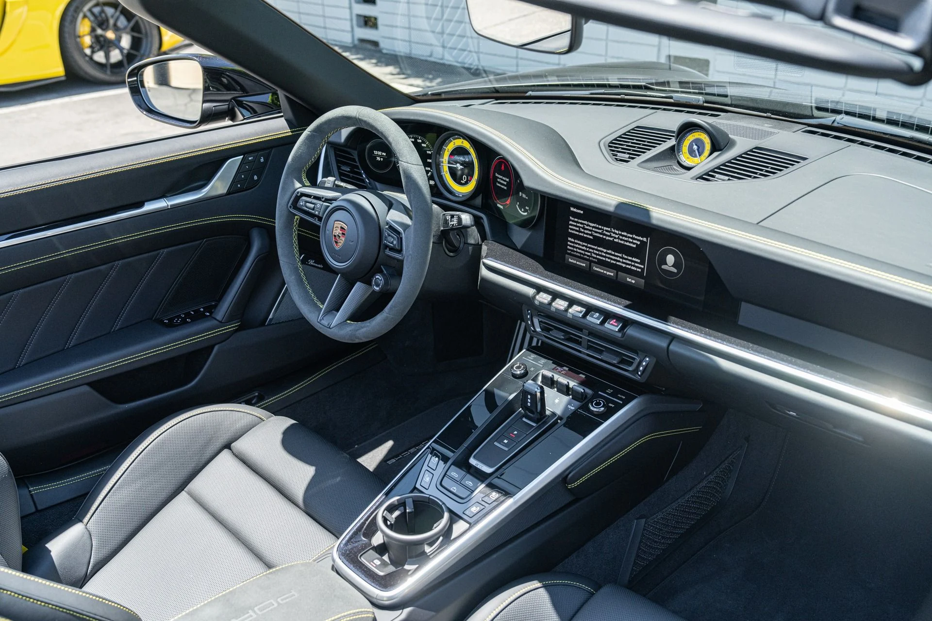 mph048_3187837497_Used_2025_Porsche_911_Turbo_S_1753733837_0925255012
