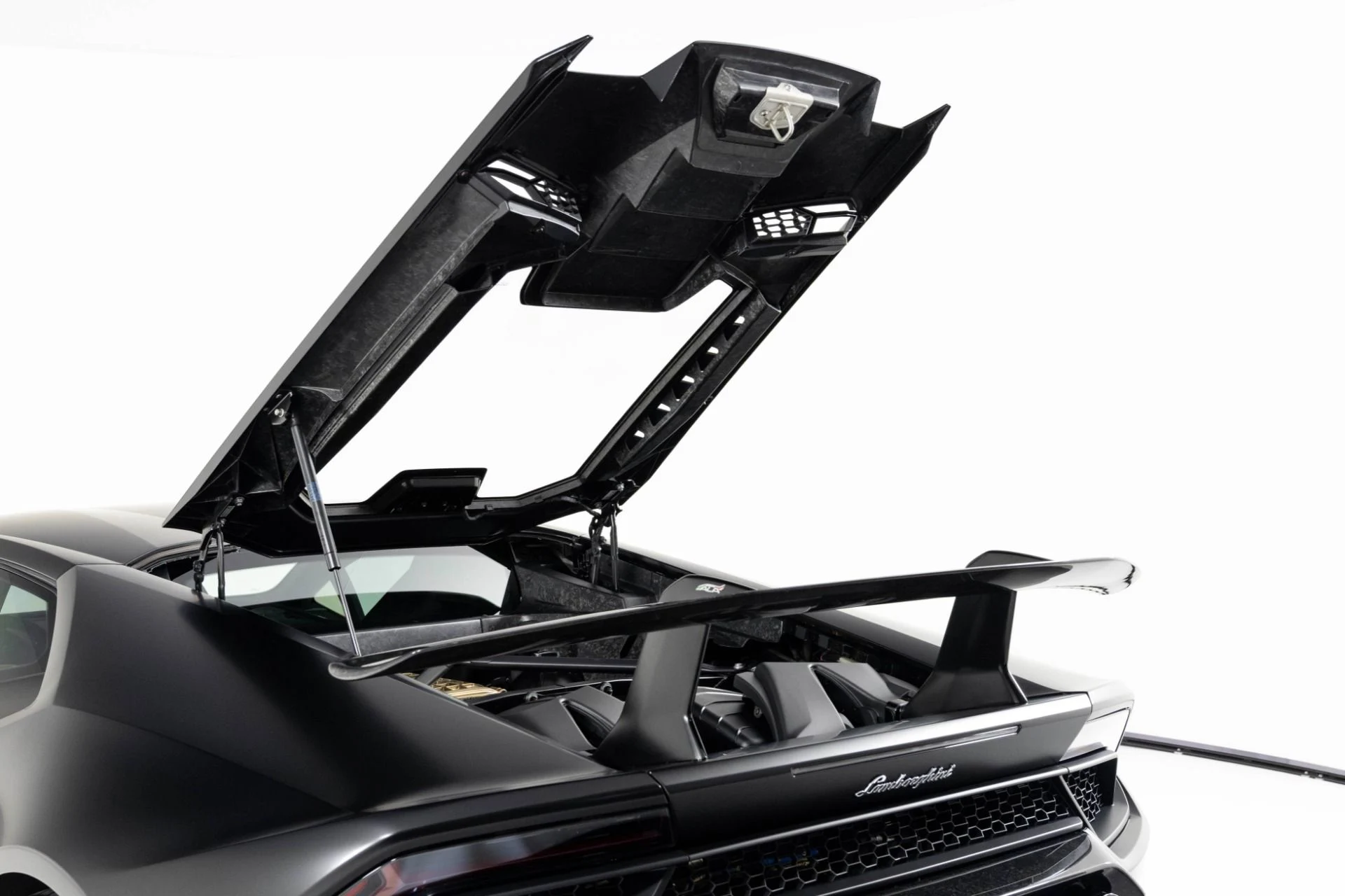 mph048_3197425612_Used_2018_Lamborghini_Huracan_Performante_1762565924_81f676d9c7