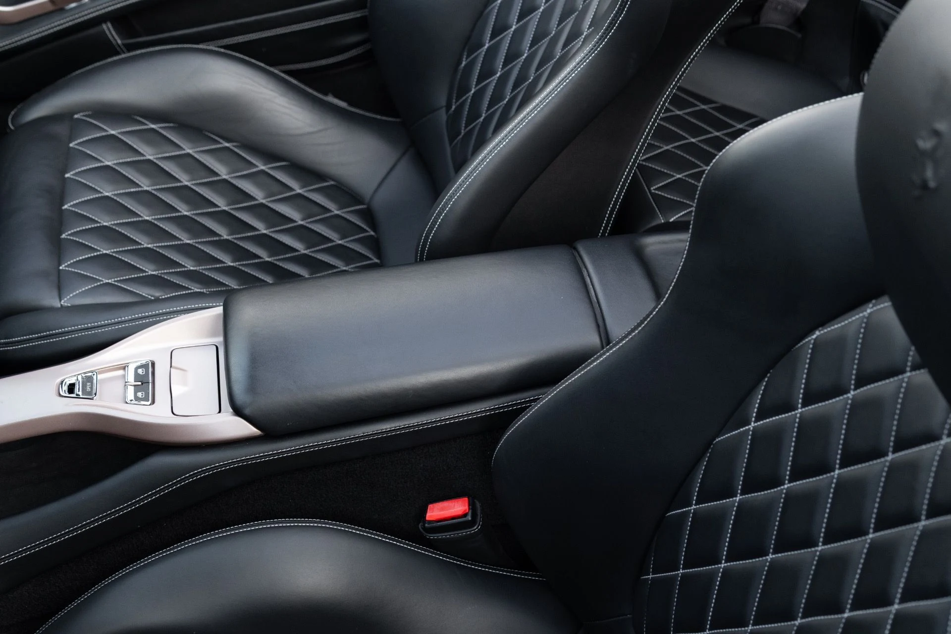 mph048_3202874554_Used_2014_Ferrari_California_1774924910_415d6c3427