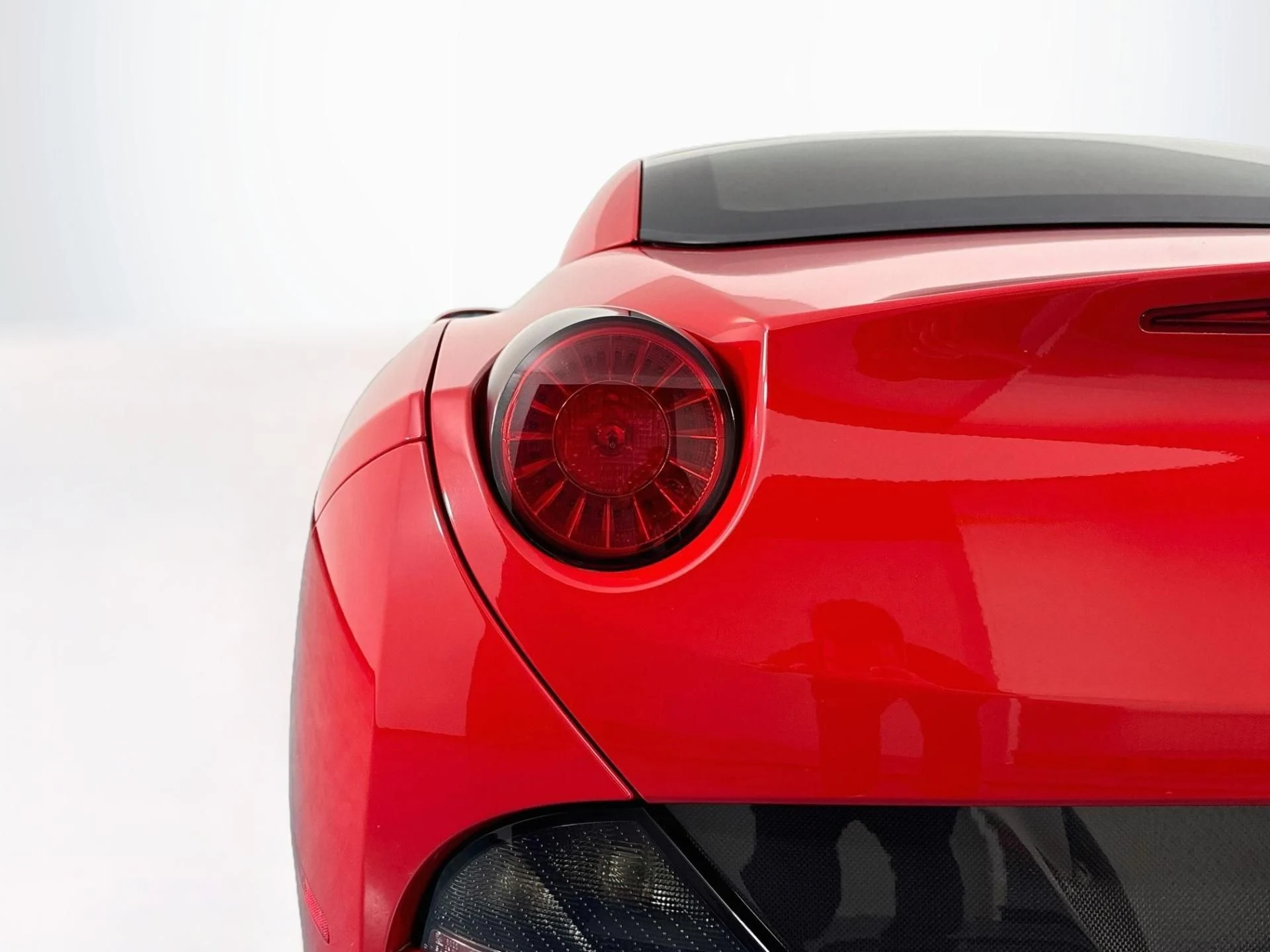 mph048_3216985219_Used_2010_Ferrari_California_1790360496_99ba8c7340
