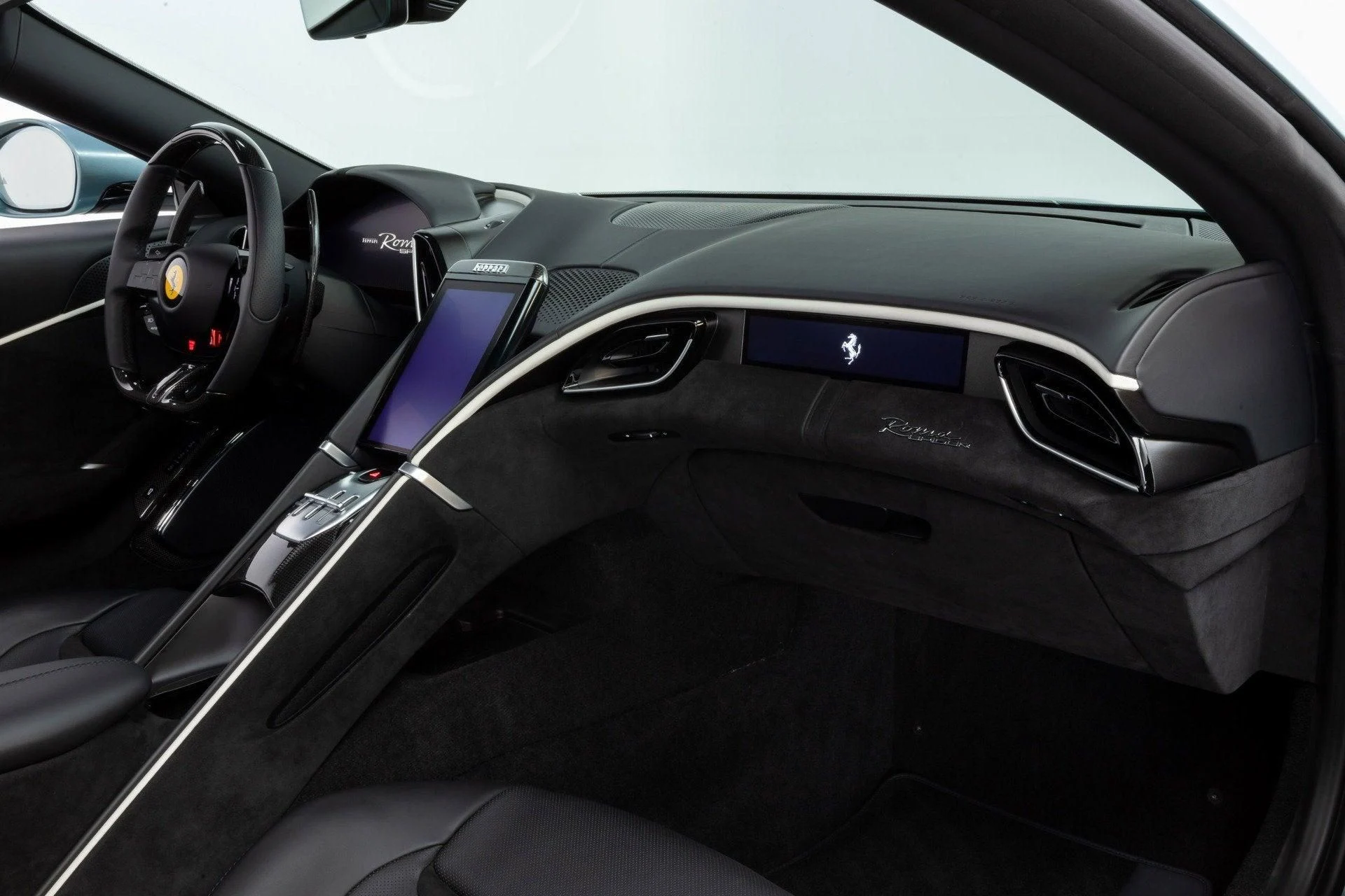 mph048_3218163013_Used_2024_Ferrari_Roma_Spider_1777382695_55382a2010
