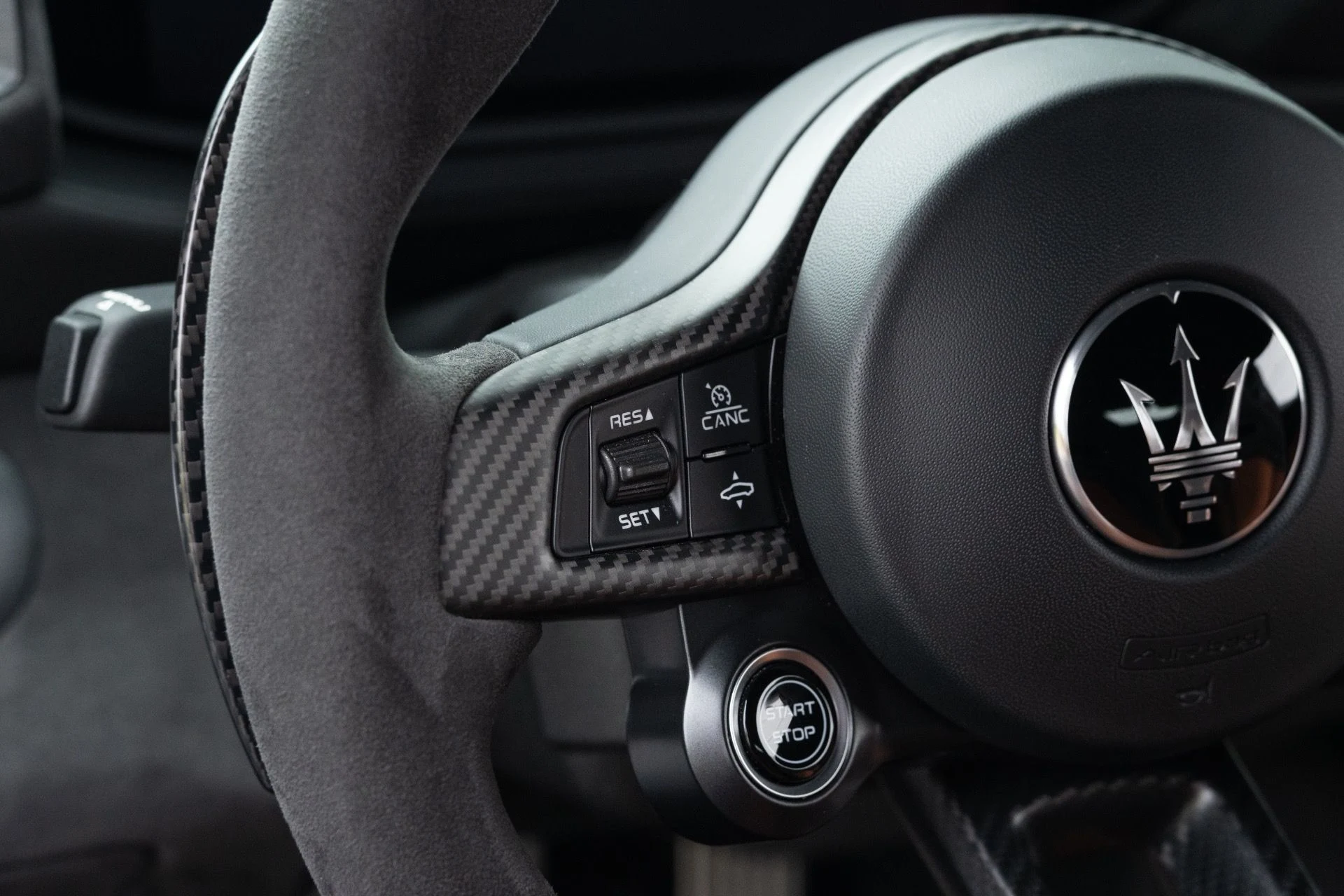 mph048_3222951136_Used_2022_Maserati_MC_20_1777083905_dbe83f9352