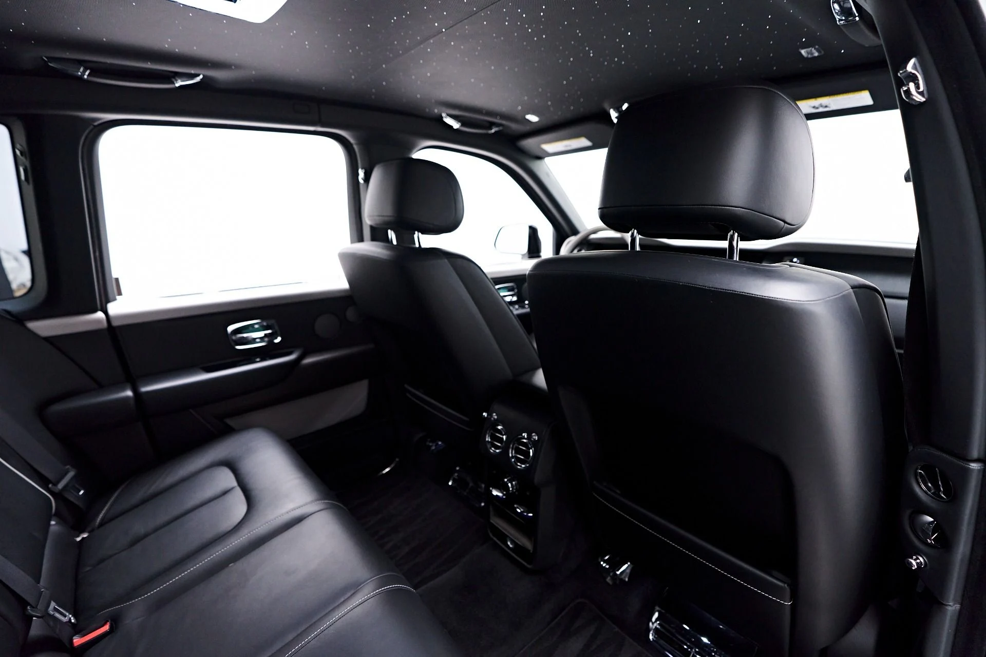 mph048_3224189352_Used_2023_Rolls_Royce_Cullinan_Base_1756252121_489d2469f1