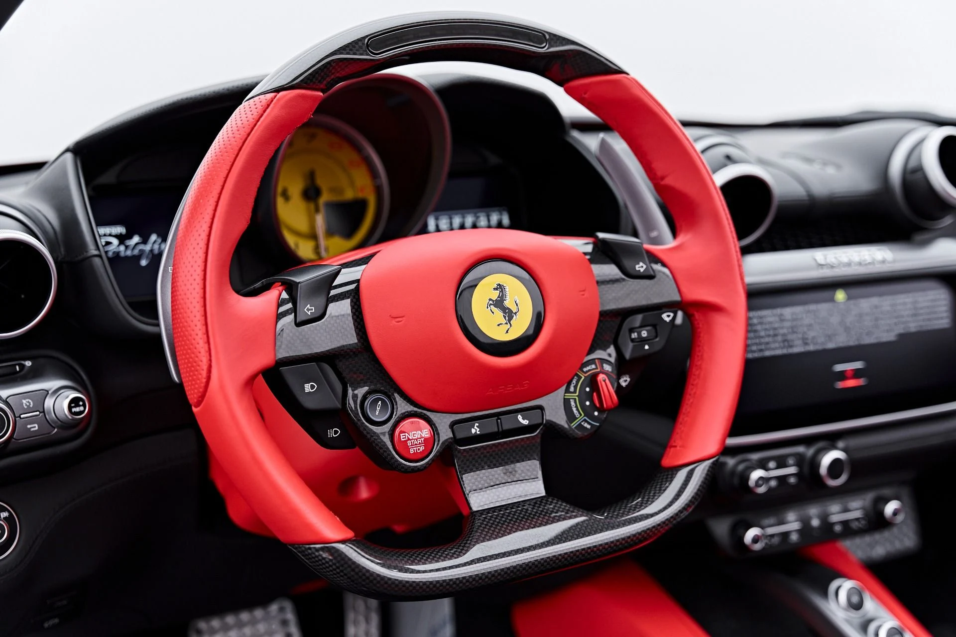 mph048_3231116846_Used_2022_Ferrari_Portofino_M_Base_1790300185_a0113cca7d