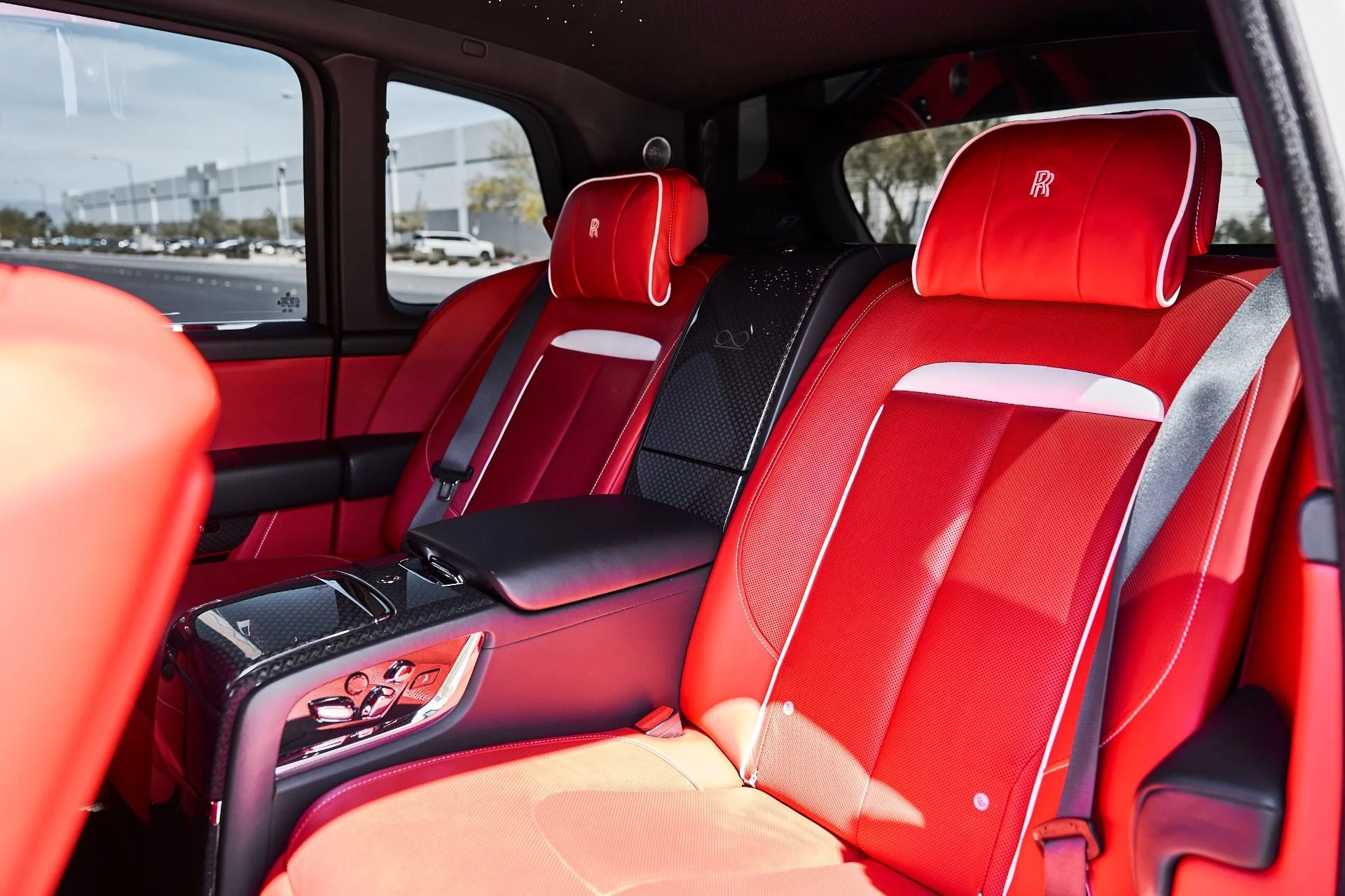 mph048_326496166_Used_2024_Rolls_Royce_Cullinan_Black_Badge_1775871021_ab3b358161