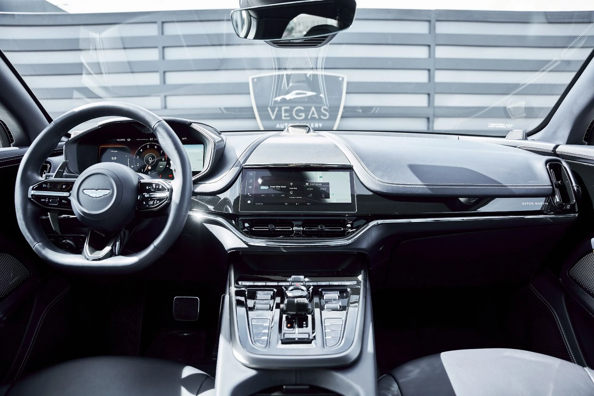 mph048_3271273055_Used_2025_Aston_Martin_DBX_707_1771642293_60259cecbc