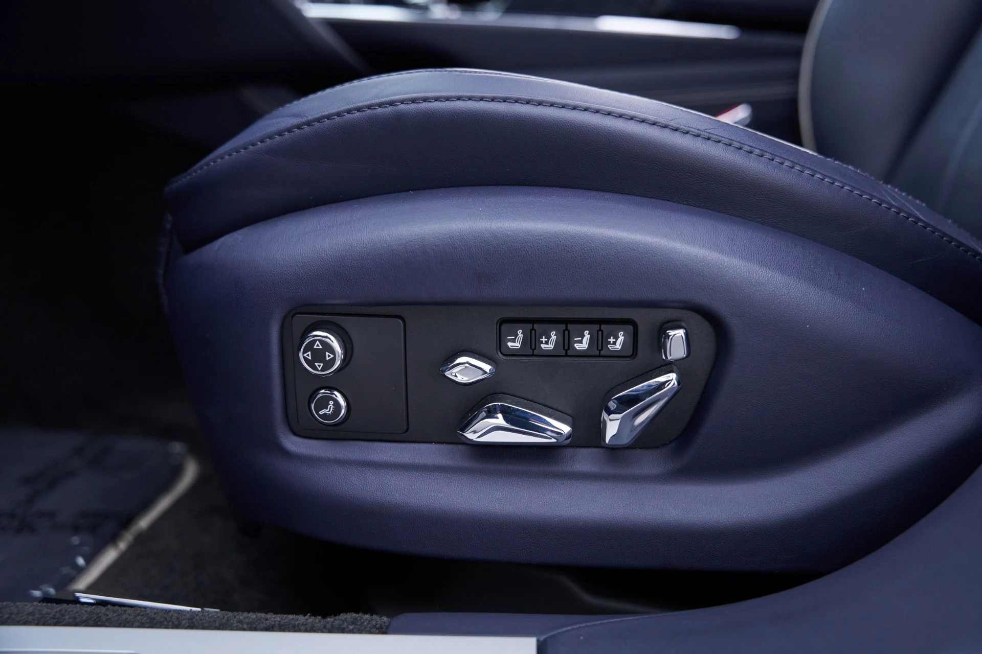 mph048_3275466205_Used_2025_Bentley_Flying_Spur_Speed_1792601242_3473d57cc3