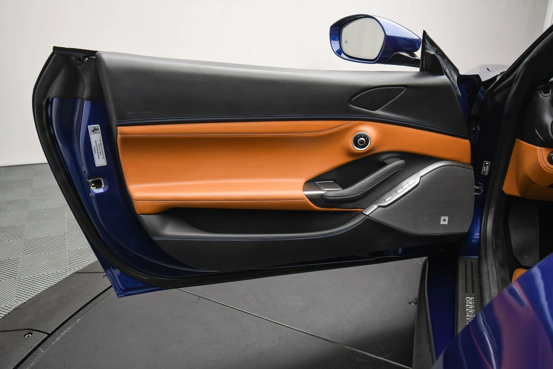 mph048_3282223660_daf7a56867404a019c535987f2e44a9b_19ba263d01